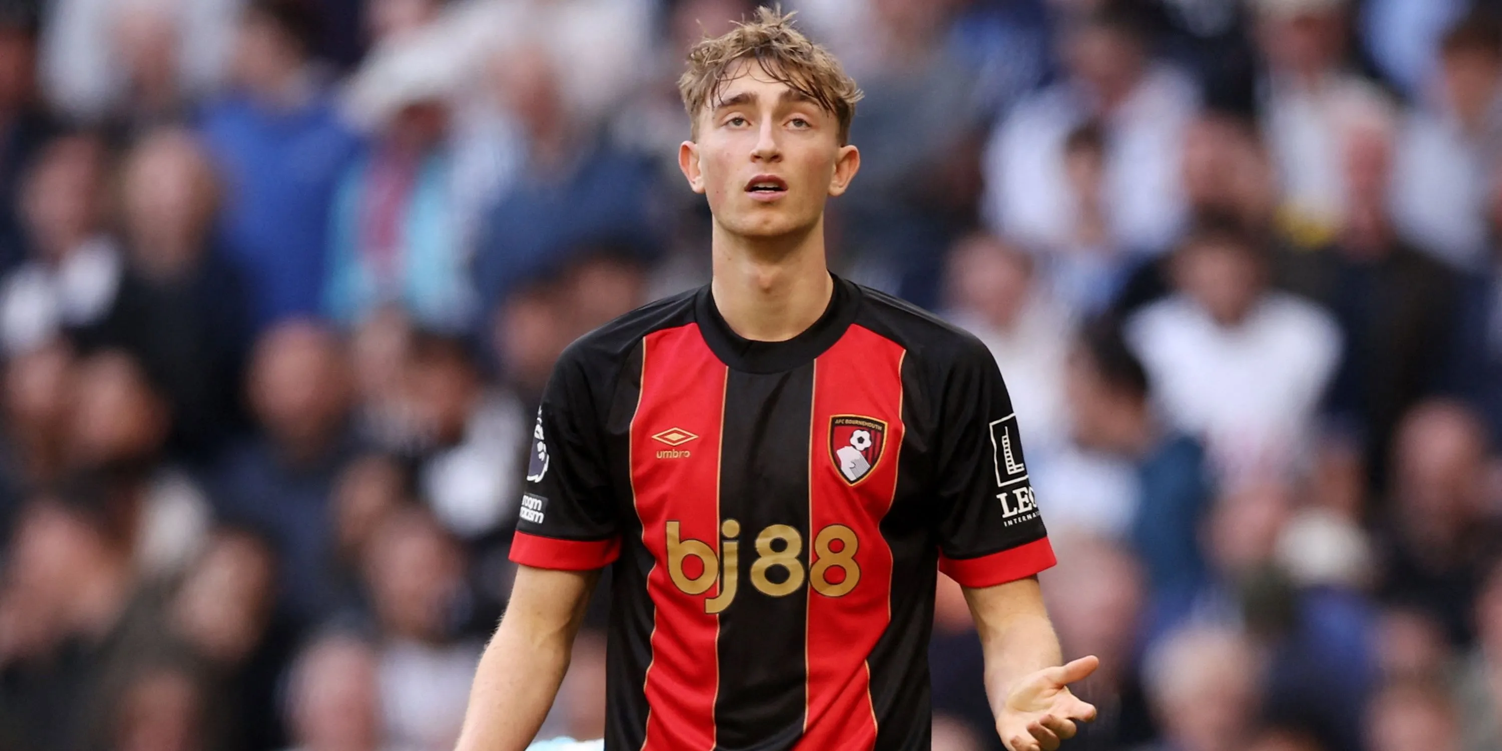 Dean Huijsen trong màu áo AFC Bournemouth trước khi gia nhập Real Madrid