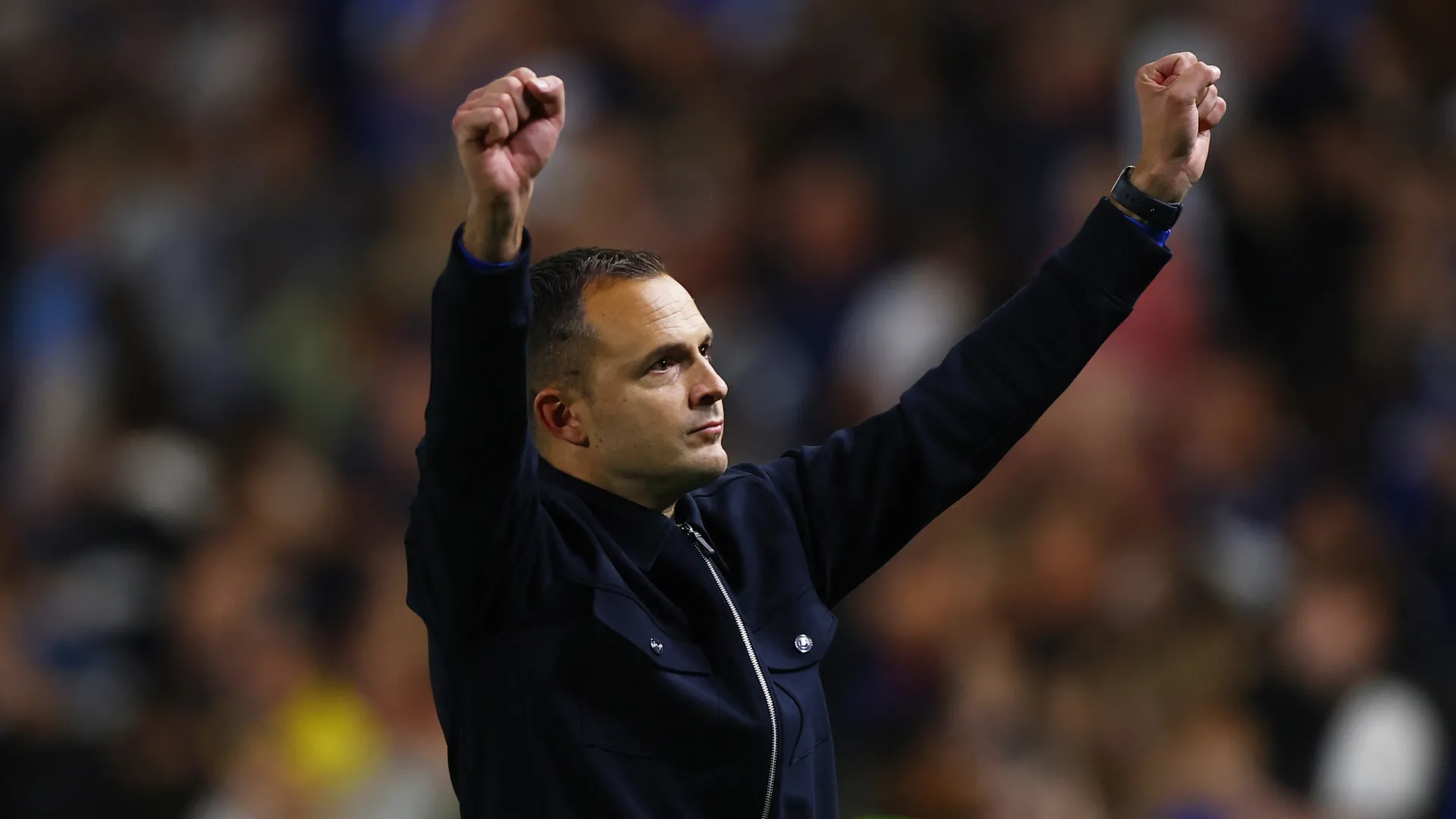 HLV Chris Davies của Birmingham City, người được cho là muốn có Kanya Fujimoto