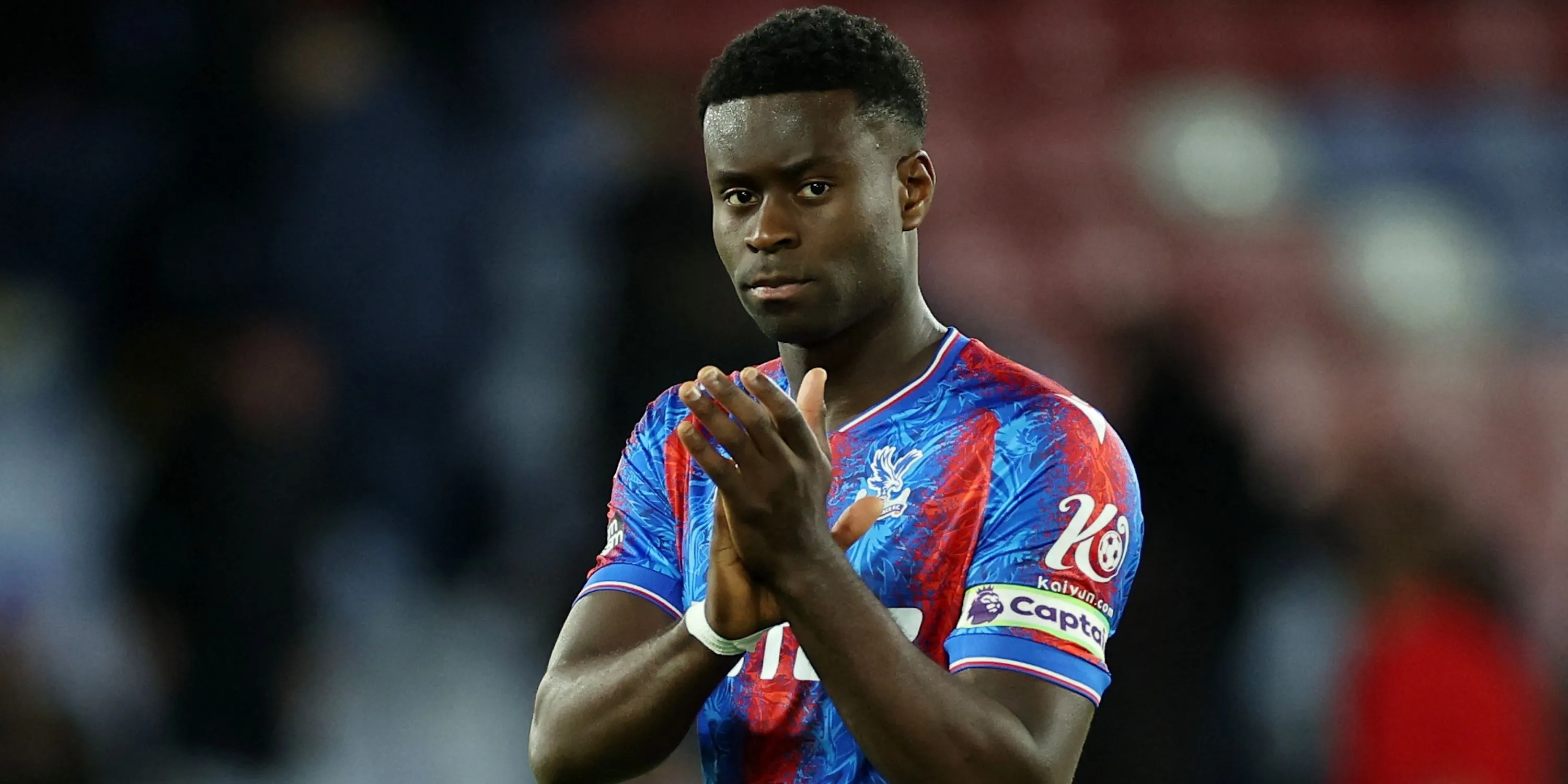 Marc Guehi ăn mừng sau chiến thắng của Crystal Palace