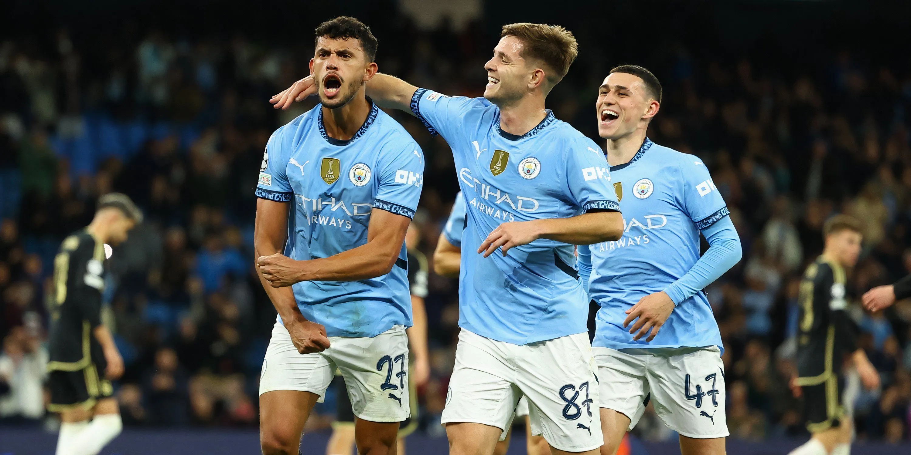 Tiền vệ James McAtee trong màu áo Man City, một tài năng trẻ đang tìm kiếm cơ hội thi đấu thường xuyên.