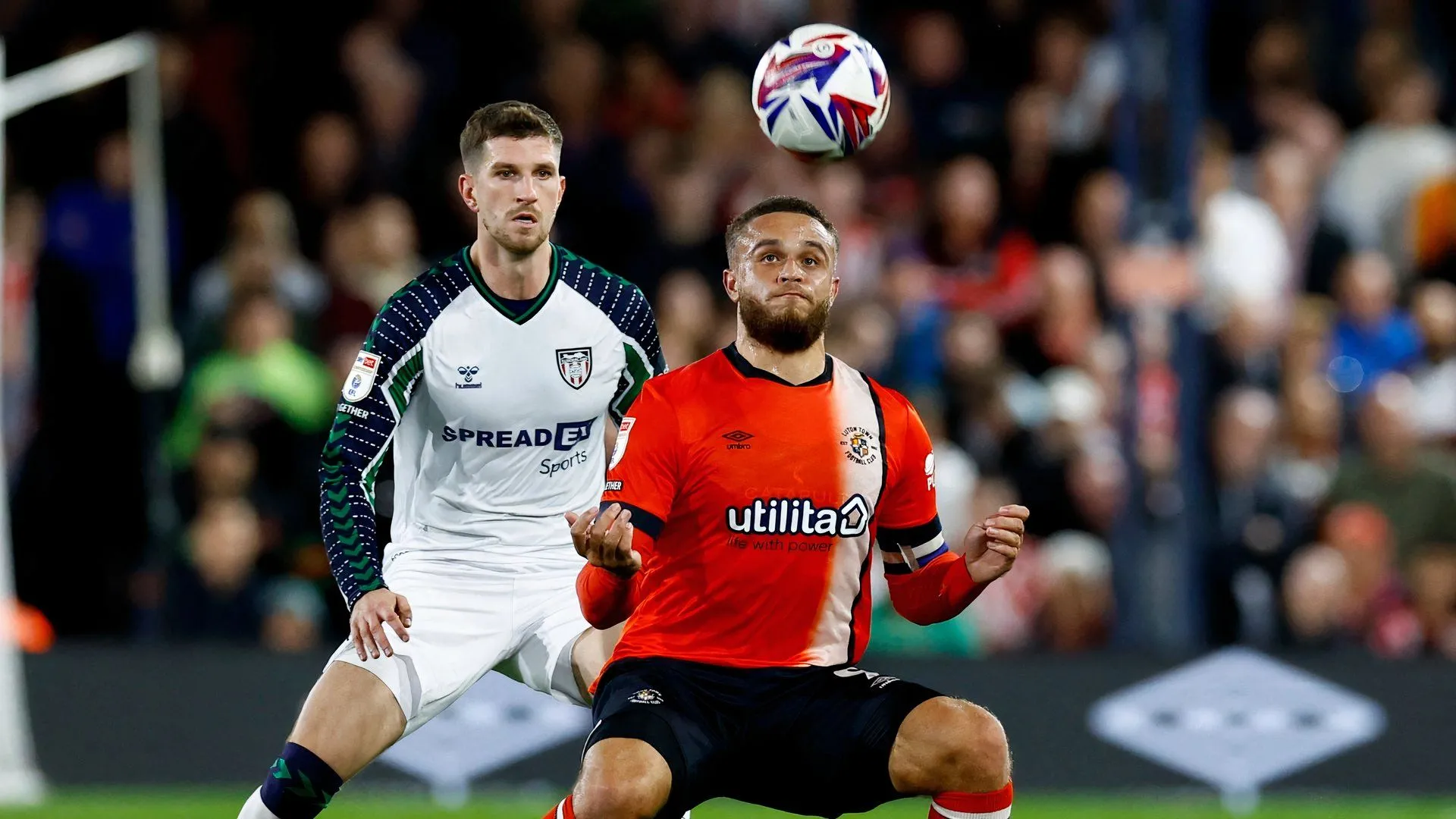 Chris Mepham thi đấu trong màu áo Sunderland tại Giải Hạng Nhất Anh