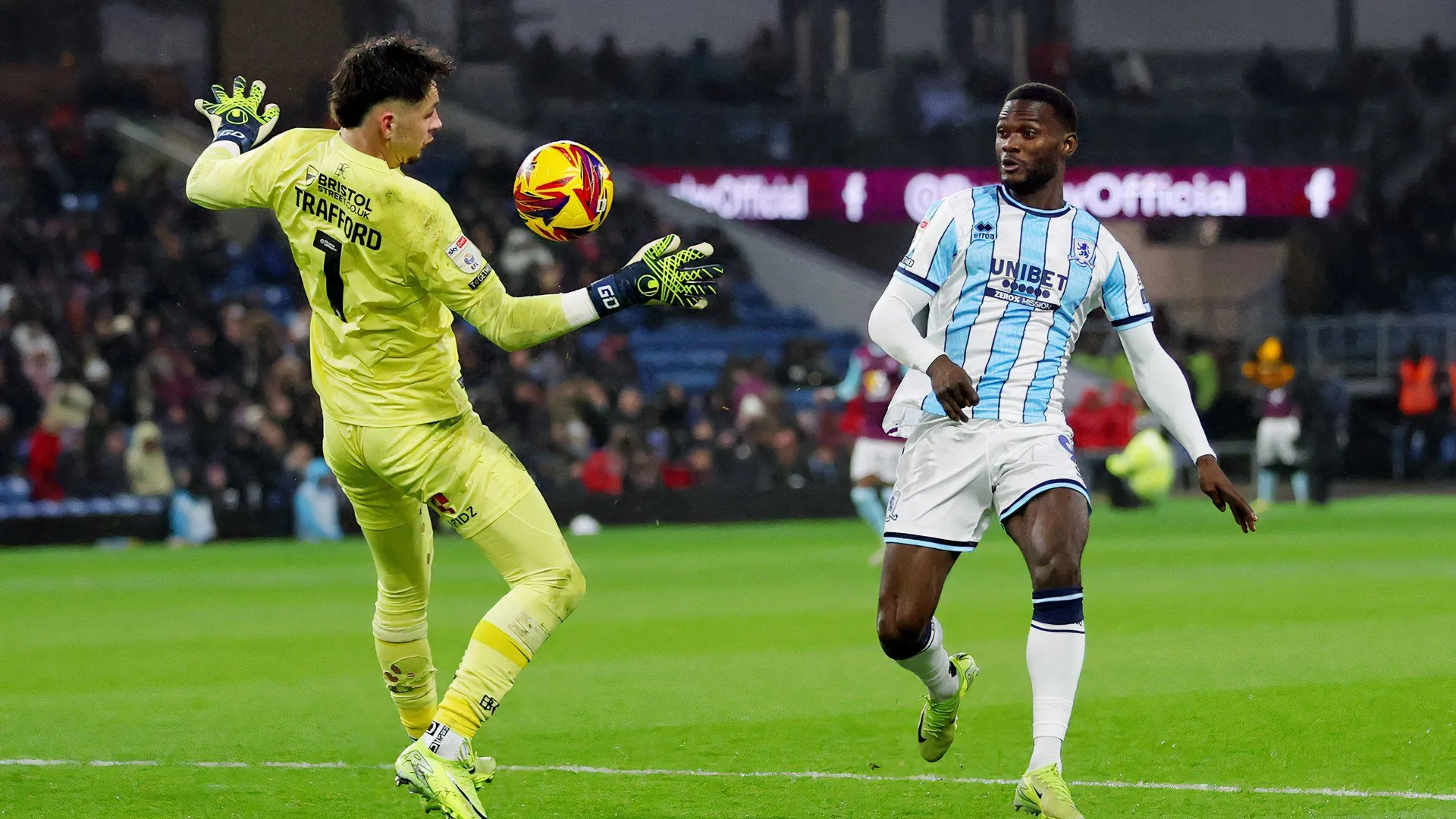 Emmanuel Latte Lath thi đấu cho Middlesbrough trước khi chuyển đến MLS