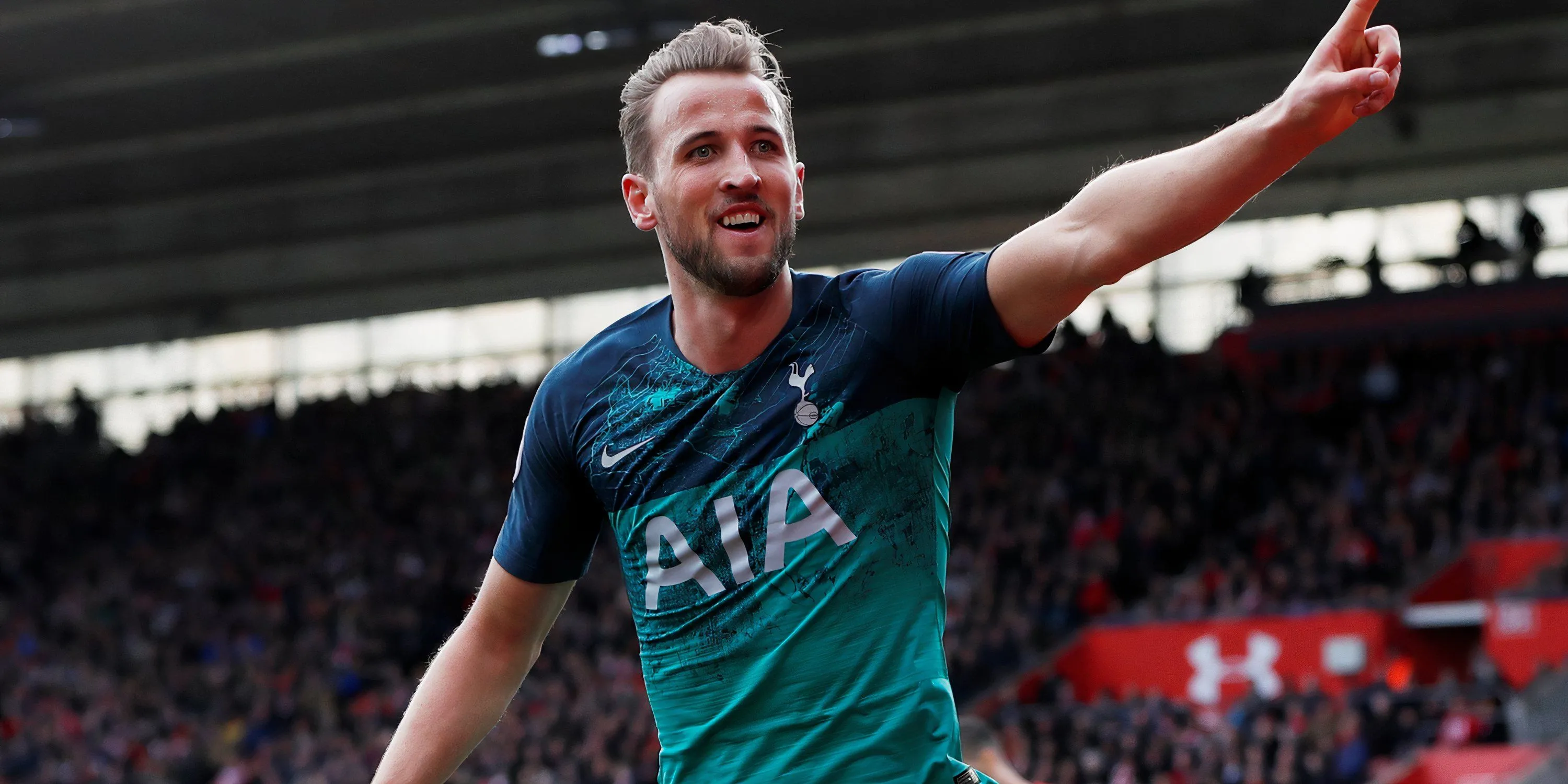 Harry Kane trong màu áo Tottenham Hotspur