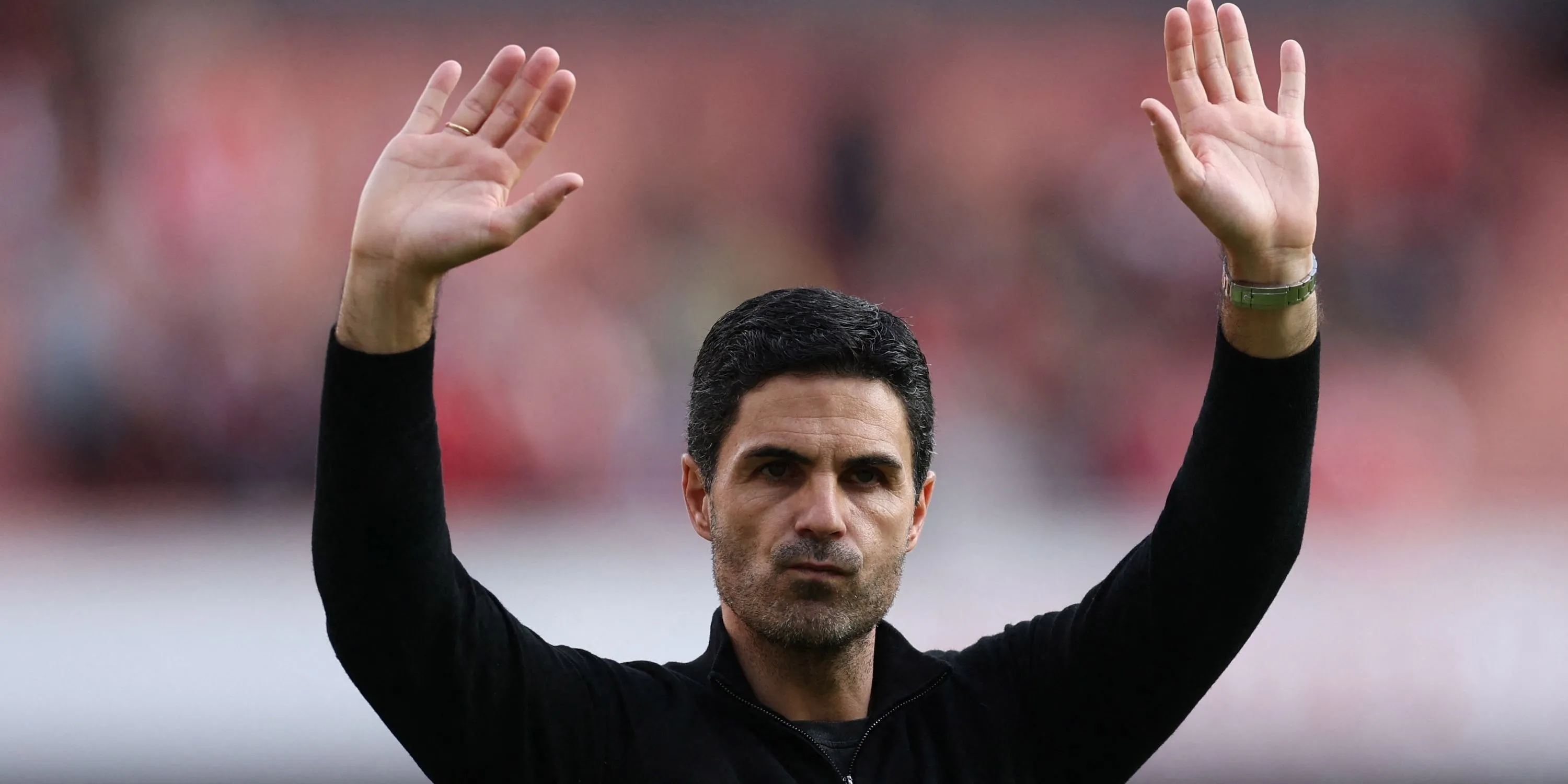 Huấn luyện viên Mikel Arteta của Arsenal trên sân sau trận đấu