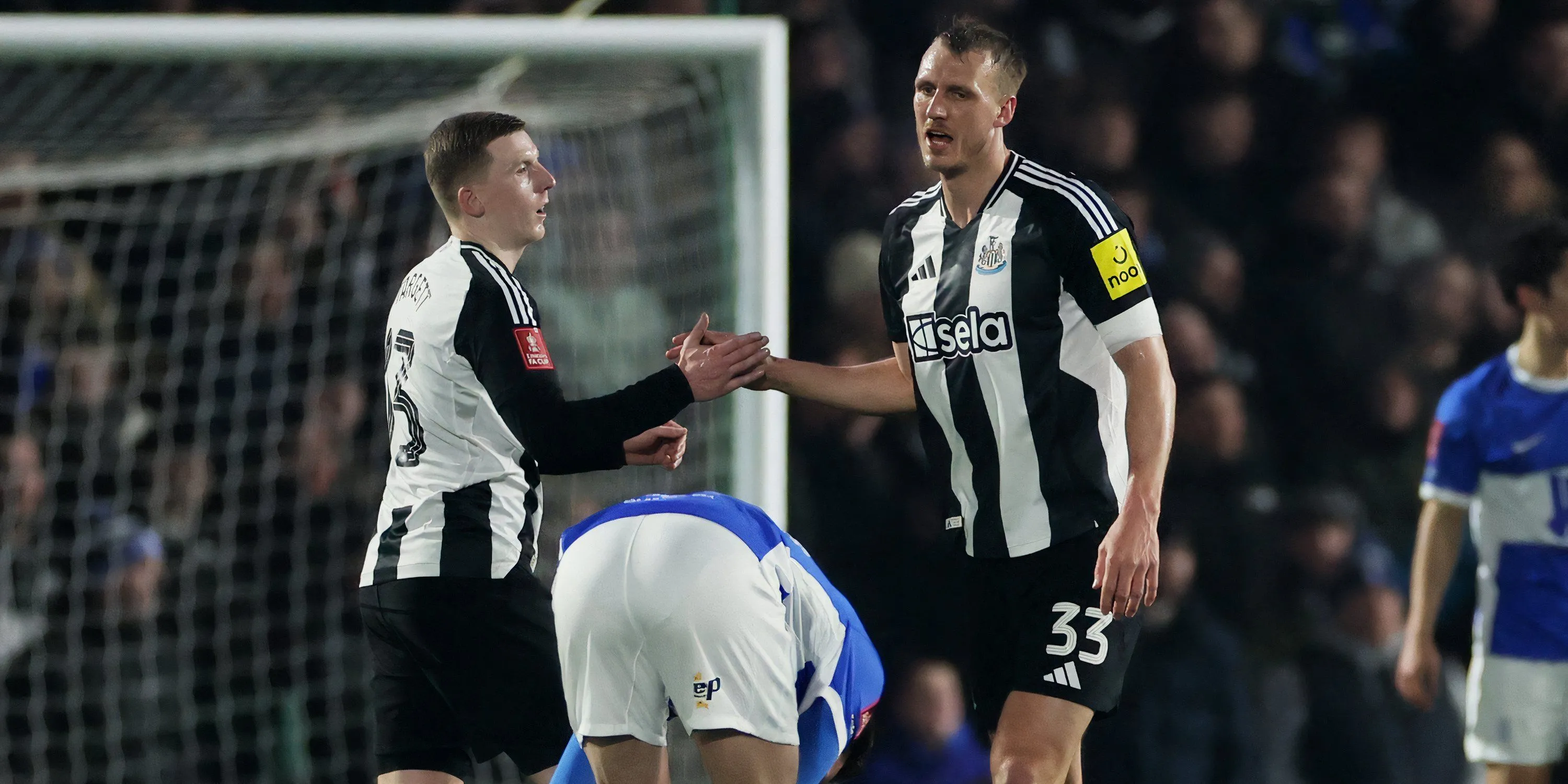 Matt Targett, hậu vệ trái của Newcastle United, có thể đến Crystal Palace