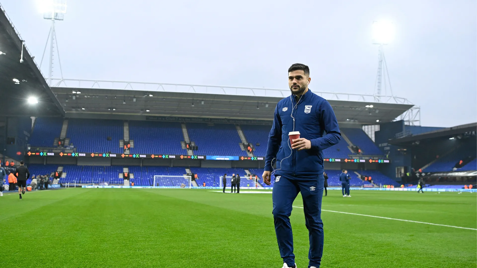 Samy Morsy trong màu áo Ipswich Town, tiền vệ chủ chốt giúp đội thăng hạng