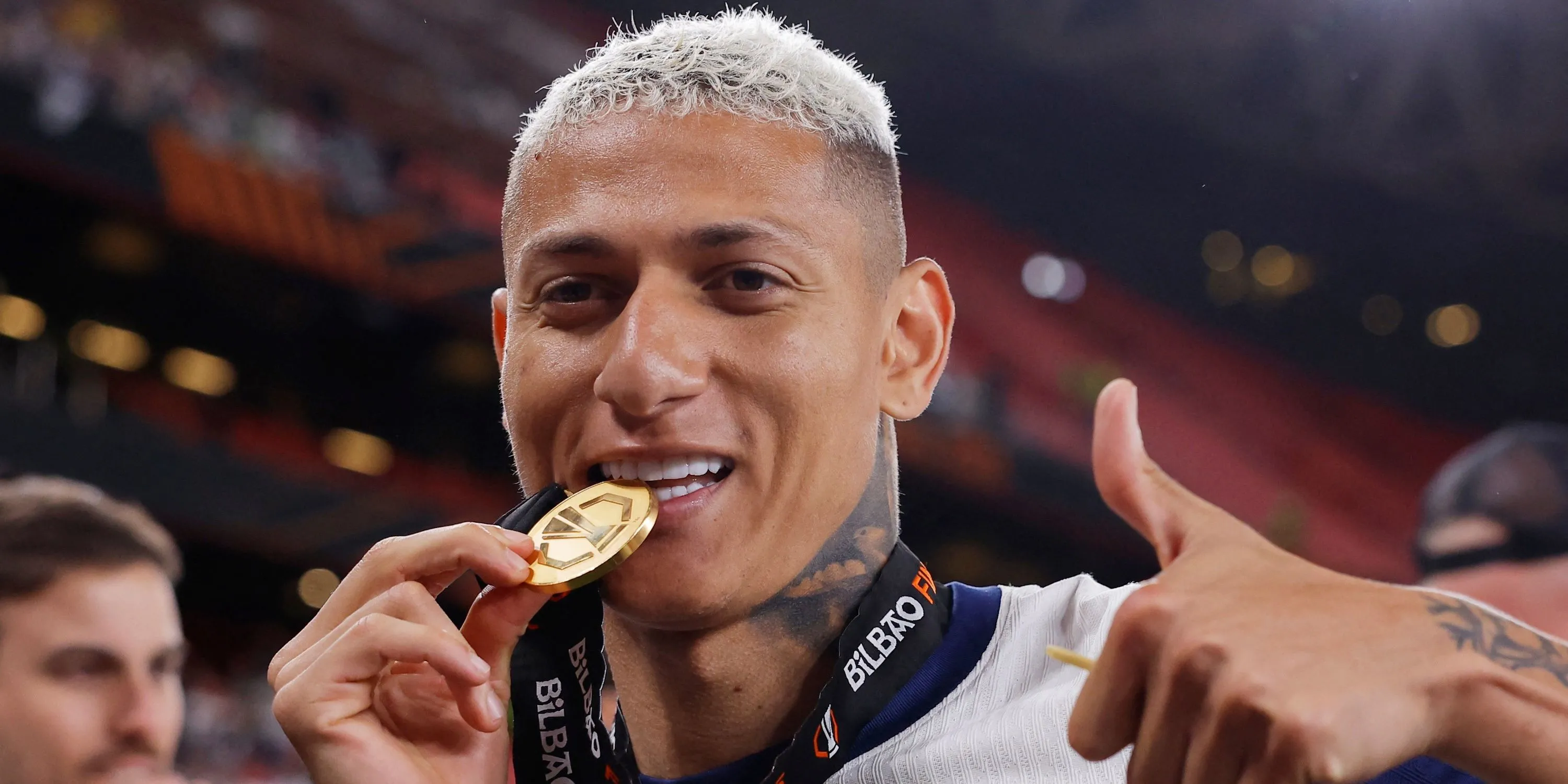 Tiền đạo Richarlison của Tottenham ăn mừng sau trận chung kết Europa League