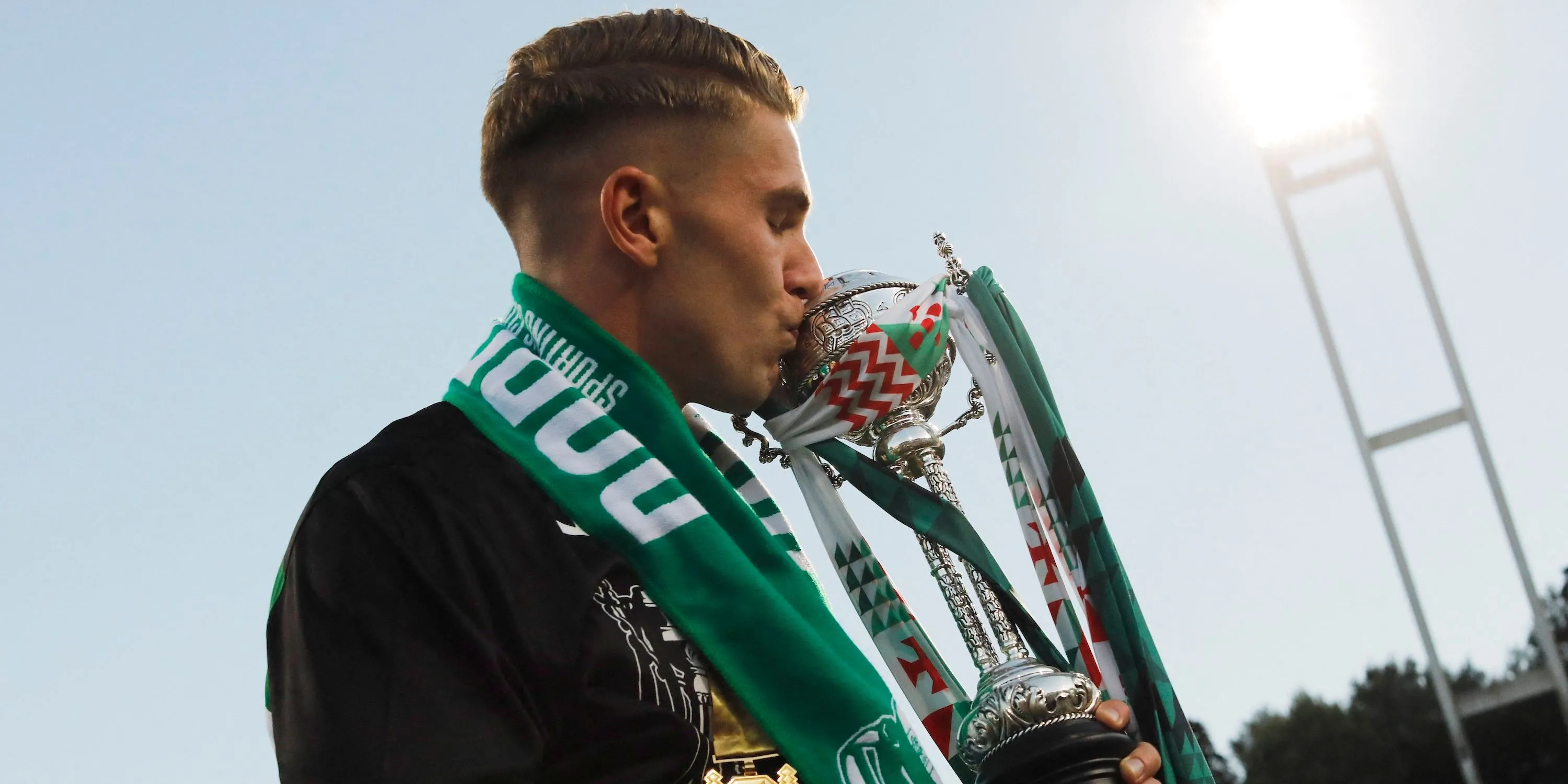 Tiền đạo Viktor Gyokeres ăn mừng danh hiệu cùng Sporting CP
