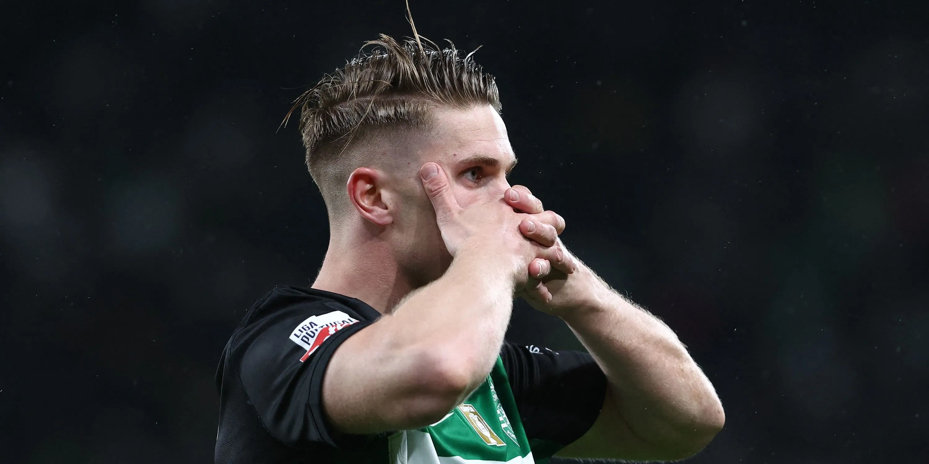 Tiền đạo Viktor Gyokeres của Sporting CP ăn mừng bàn thắng