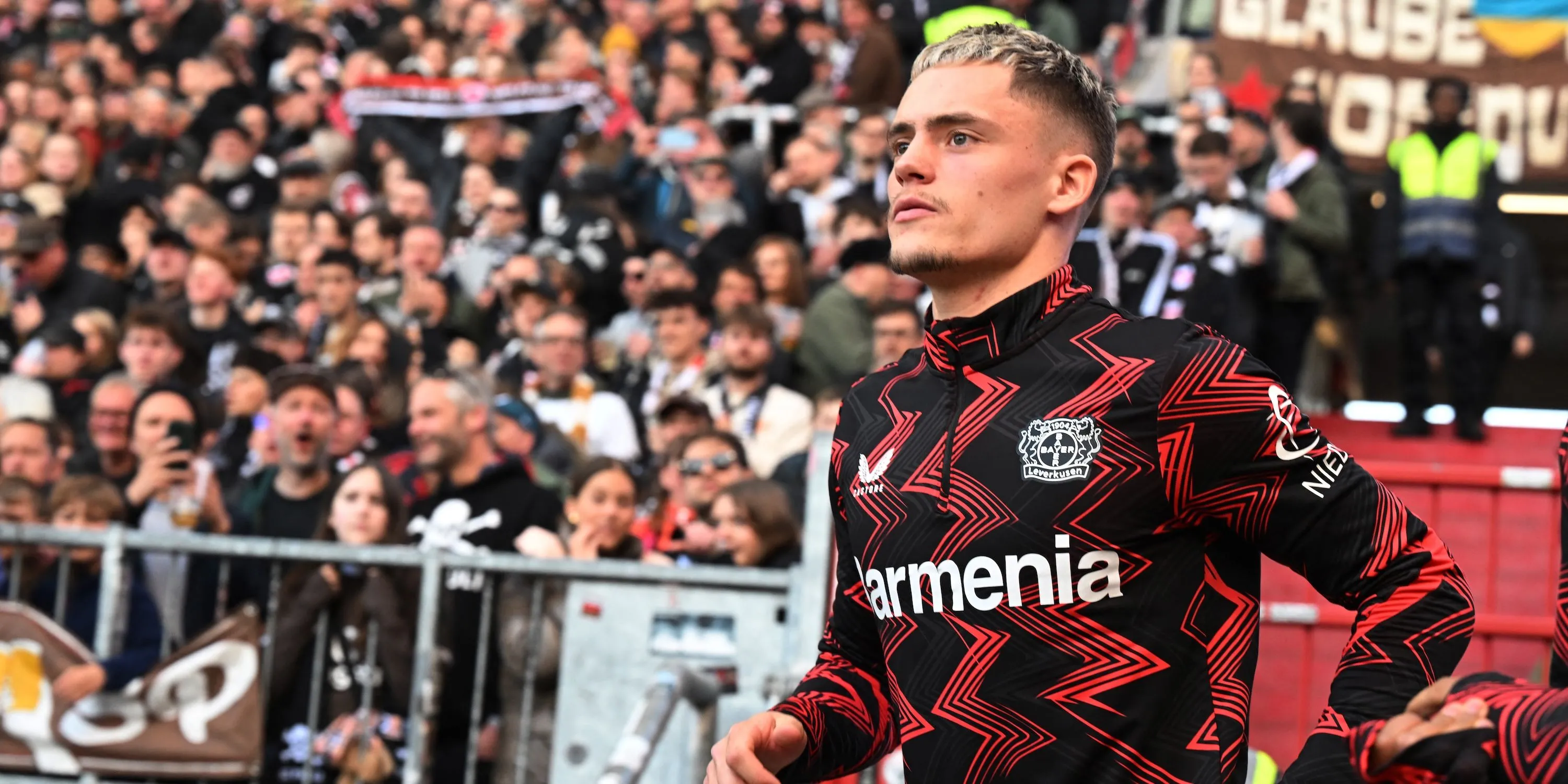 Tiền vệ Florian Wirtz ăn mừng trong màu áo Bayer Leverkusen mùa giải 2024/25