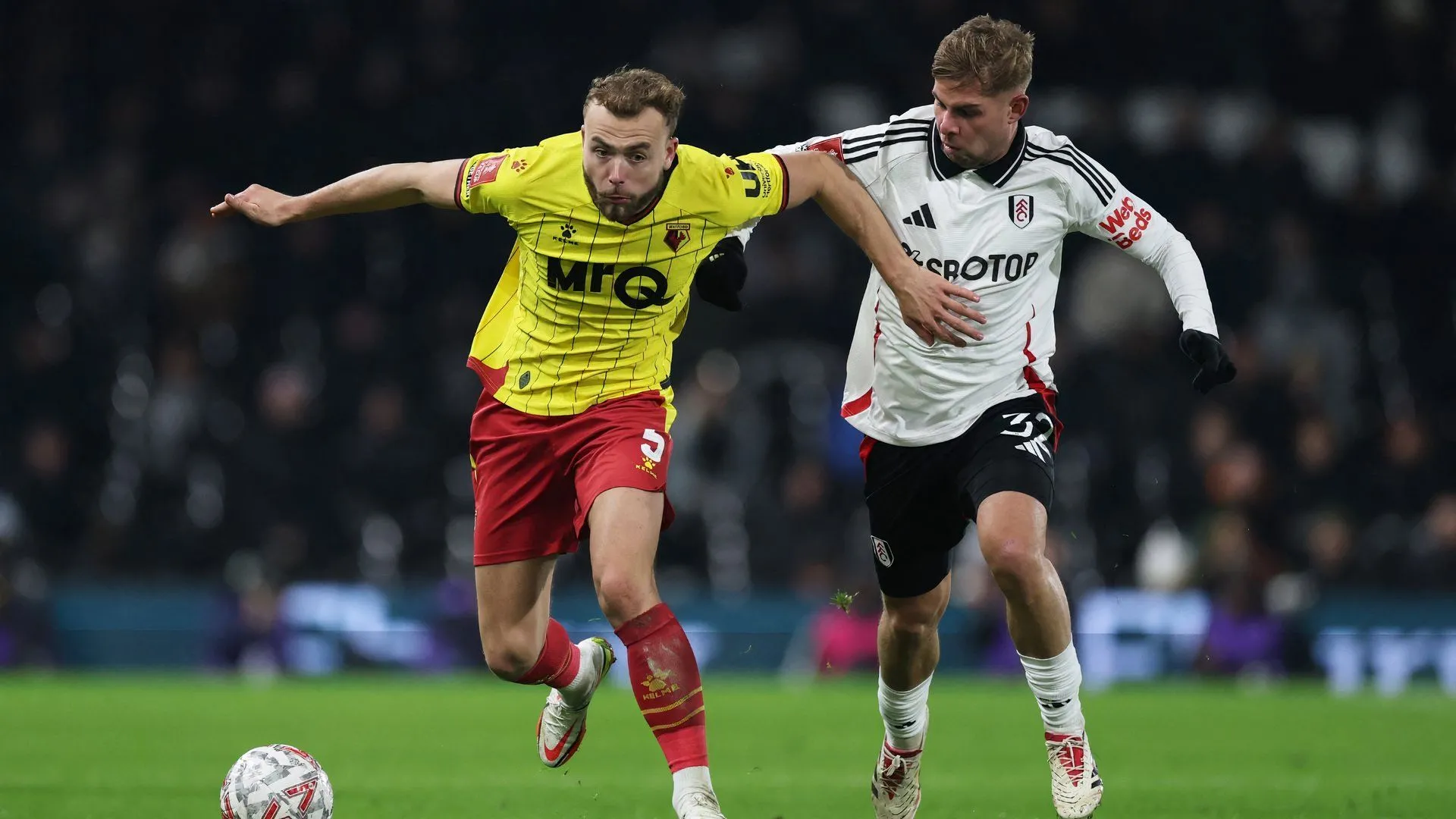 Trung vệ Ryan Porteous của Watford trong trận đấu
