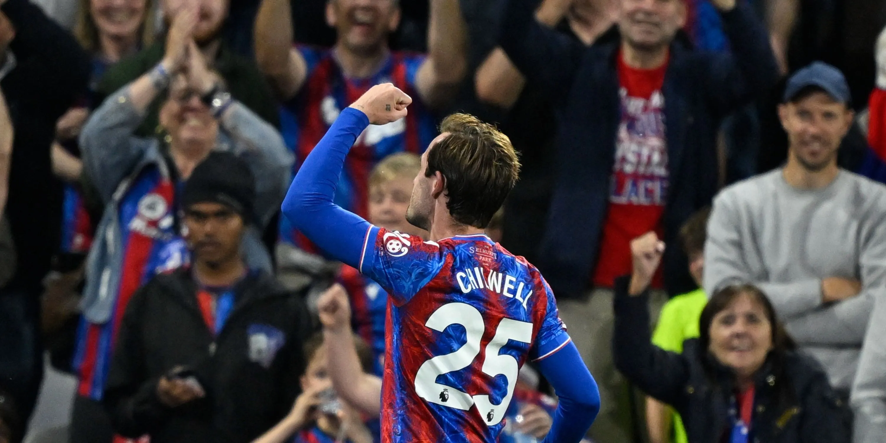 Ben Chilwell trong màu áo Chelsea, cầu thủ được đội bóng ưu tiên thanh lý