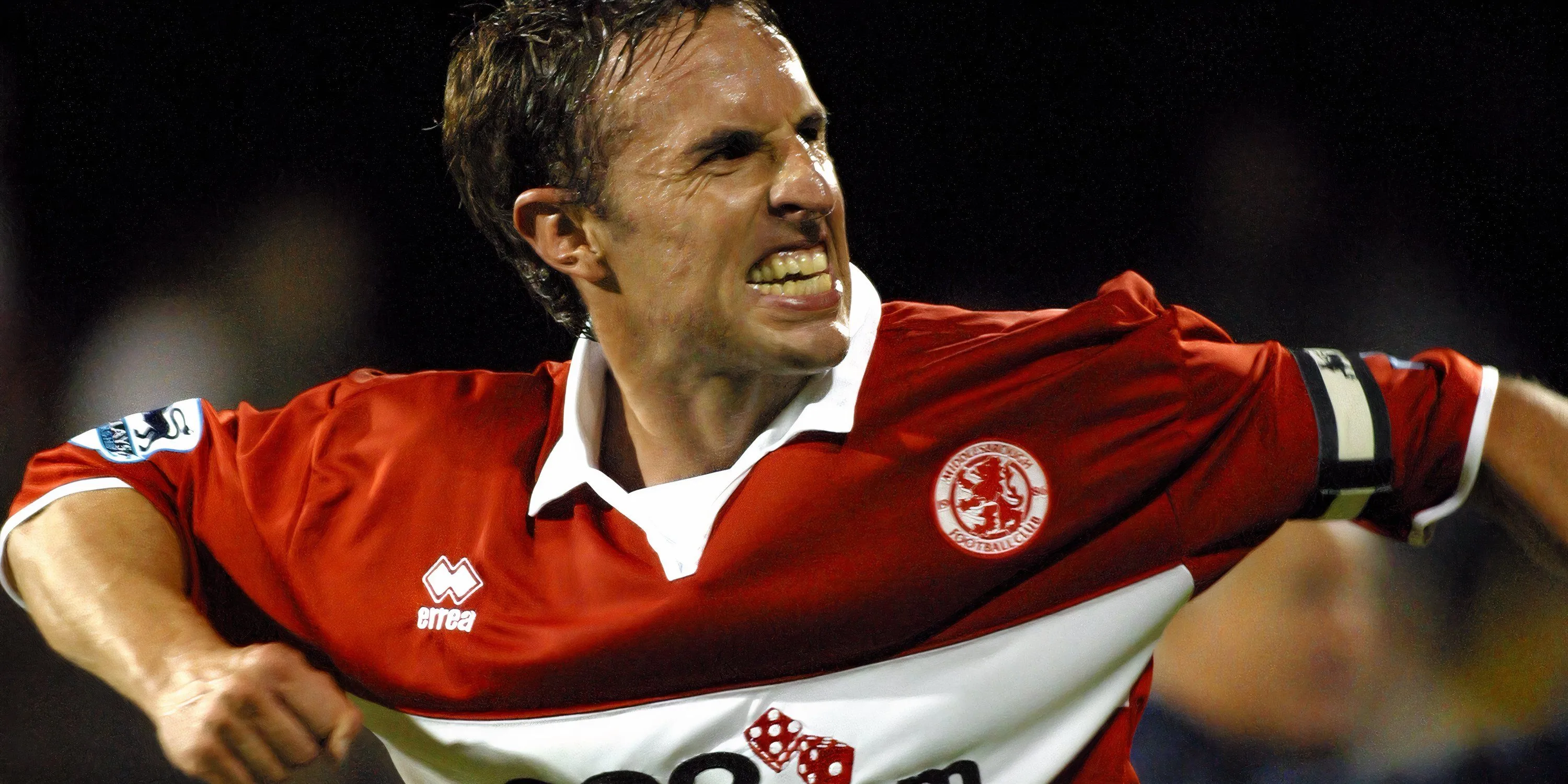 Cầu thủ Gareth Southgate trong màu áo Aston Villa, thể hiện sự điềm tĩnh và đáng tin cậy ở vị trí trung vệ.