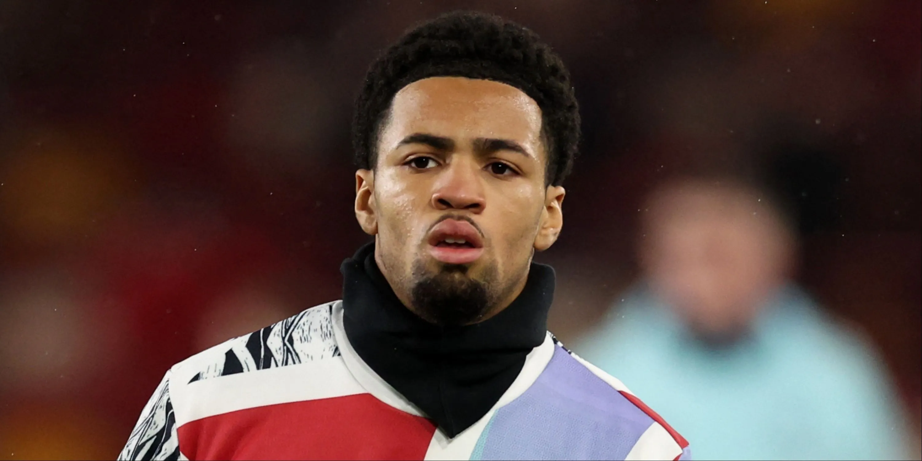 Ethan Nwaneri, tài năng trẻ triển vọng của Arsenal, trong một khoảnh khắc trên sân