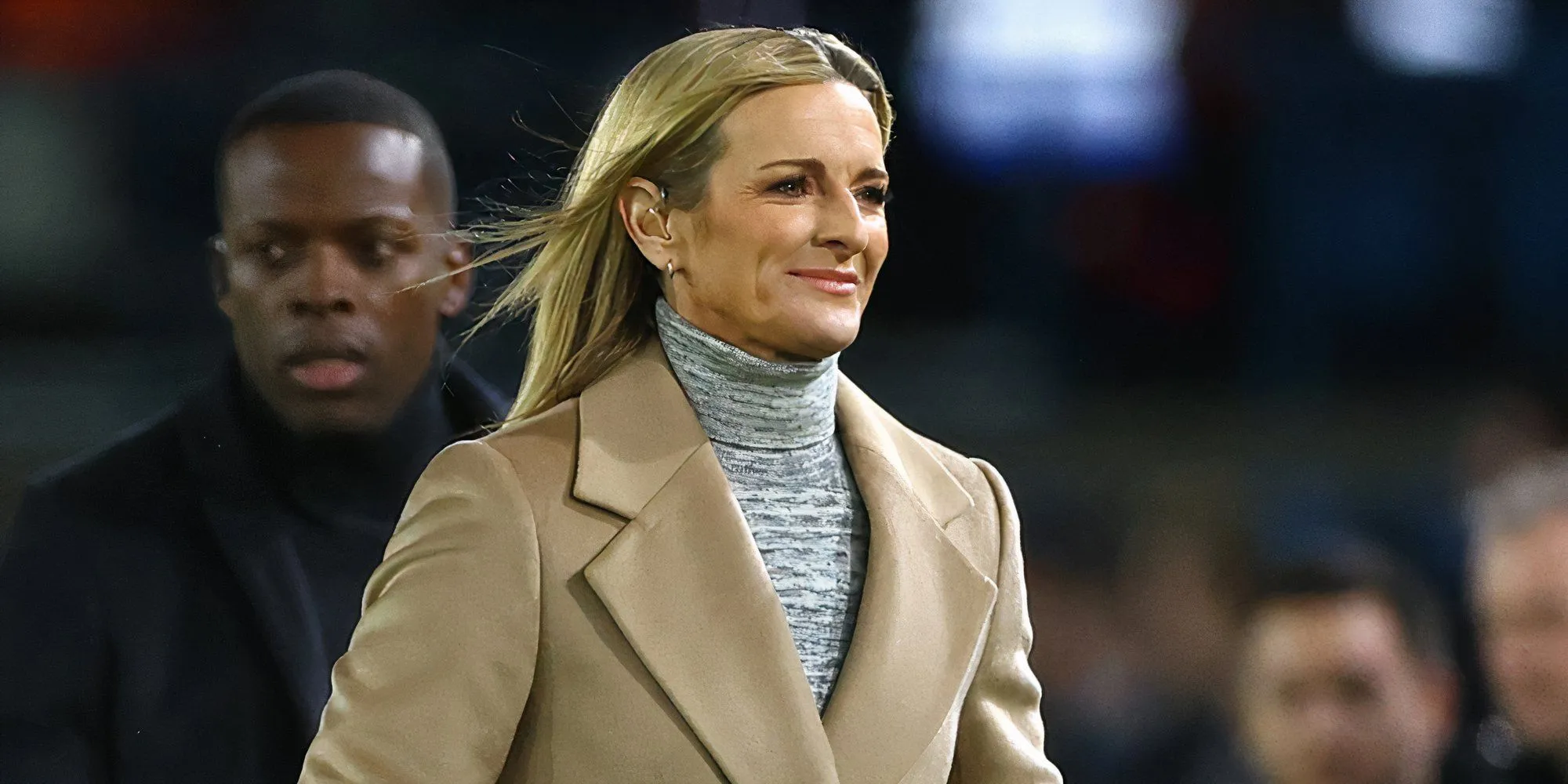 Gabby Logan, nữ MC và chuyên gia hàng đầu của bóng đá Anh trên sóng truyền hình