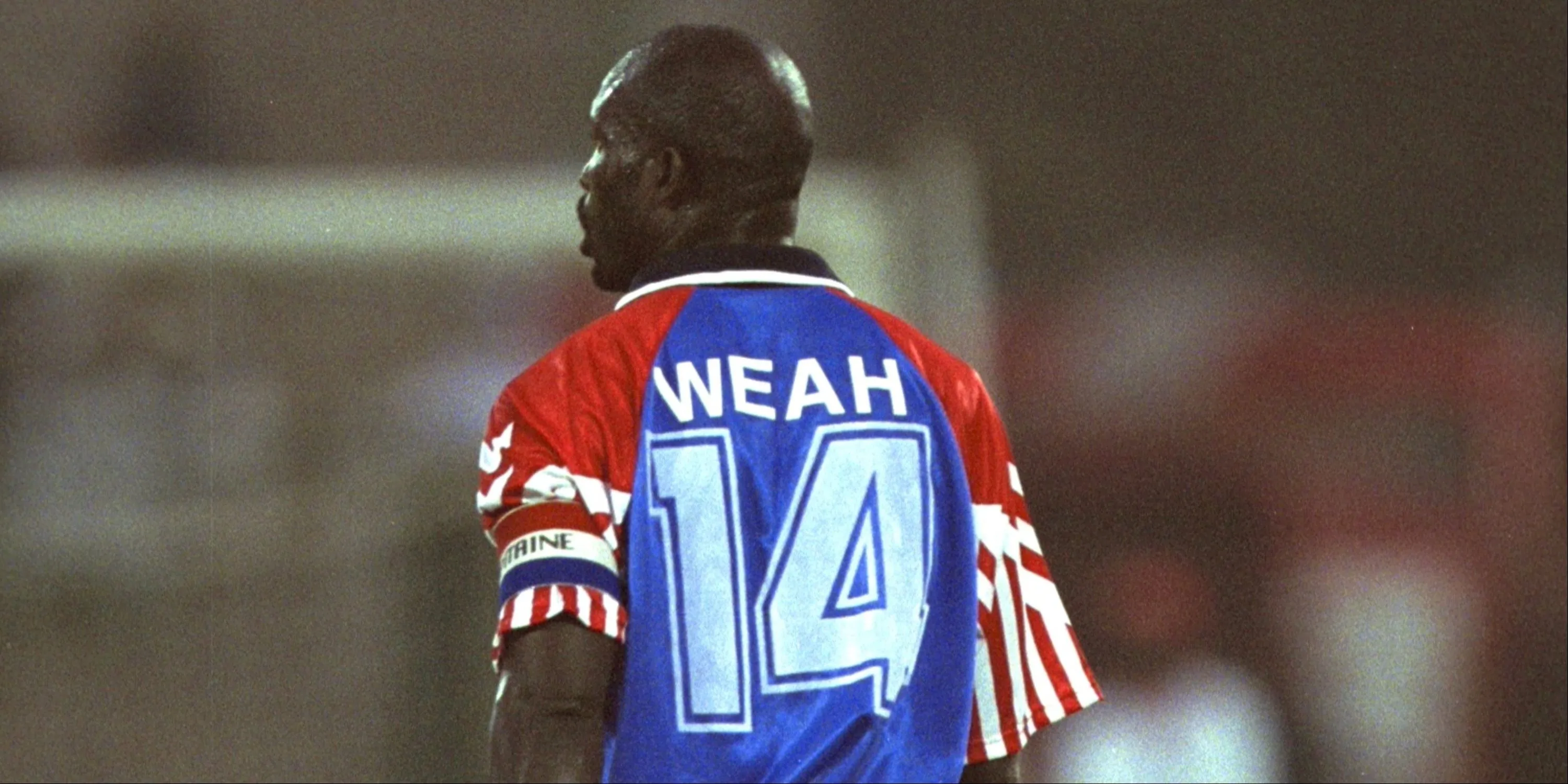 George Weah thi đấu cho đội tuyển quốc gia Liberia.