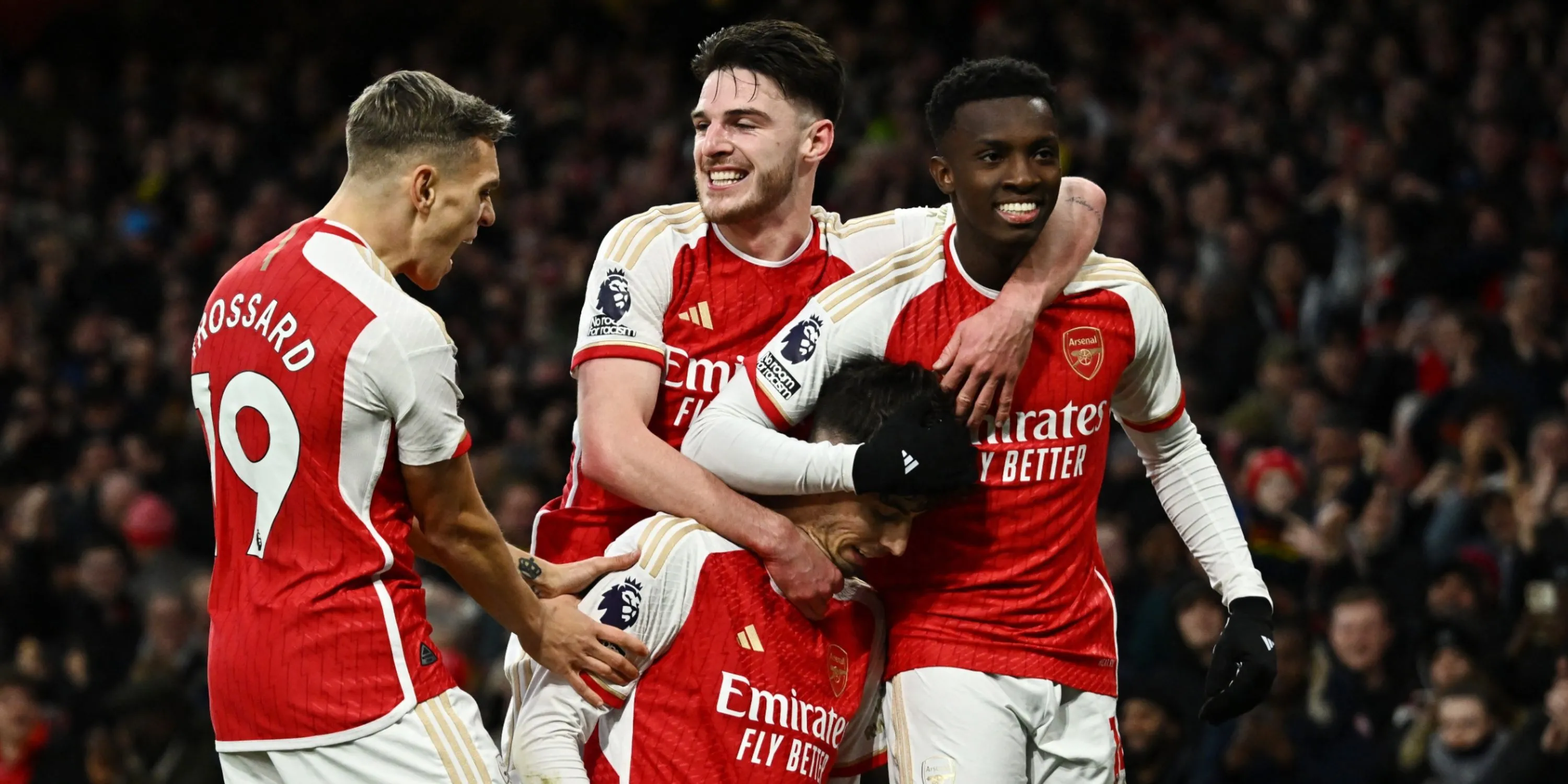 Hình ảnh các cầu thủ Arsenal ăn mừng chiến thắng