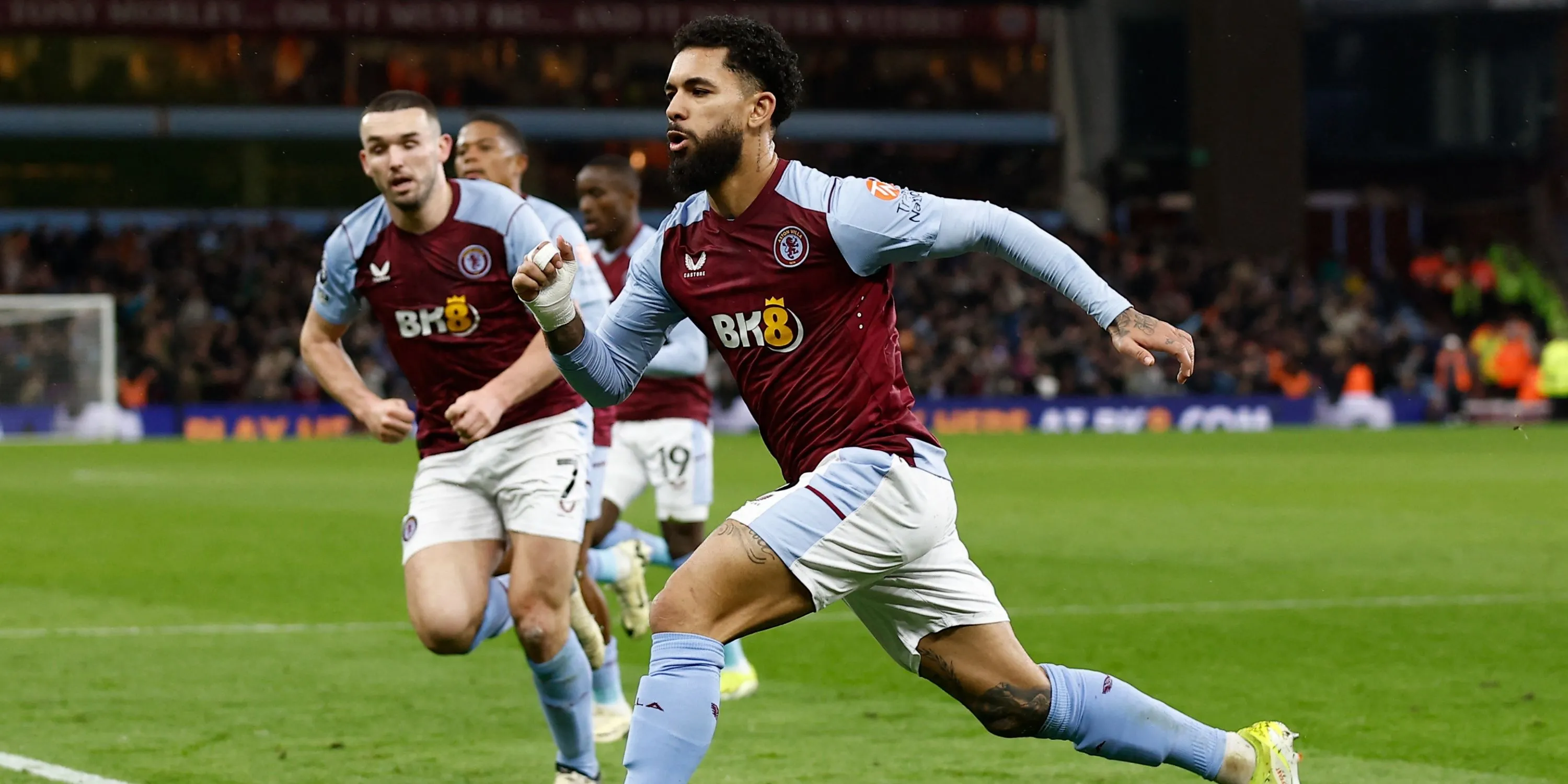Hình ảnh cận cảnh Douglas Luiz, tiền vệ mục tiêu của Everton