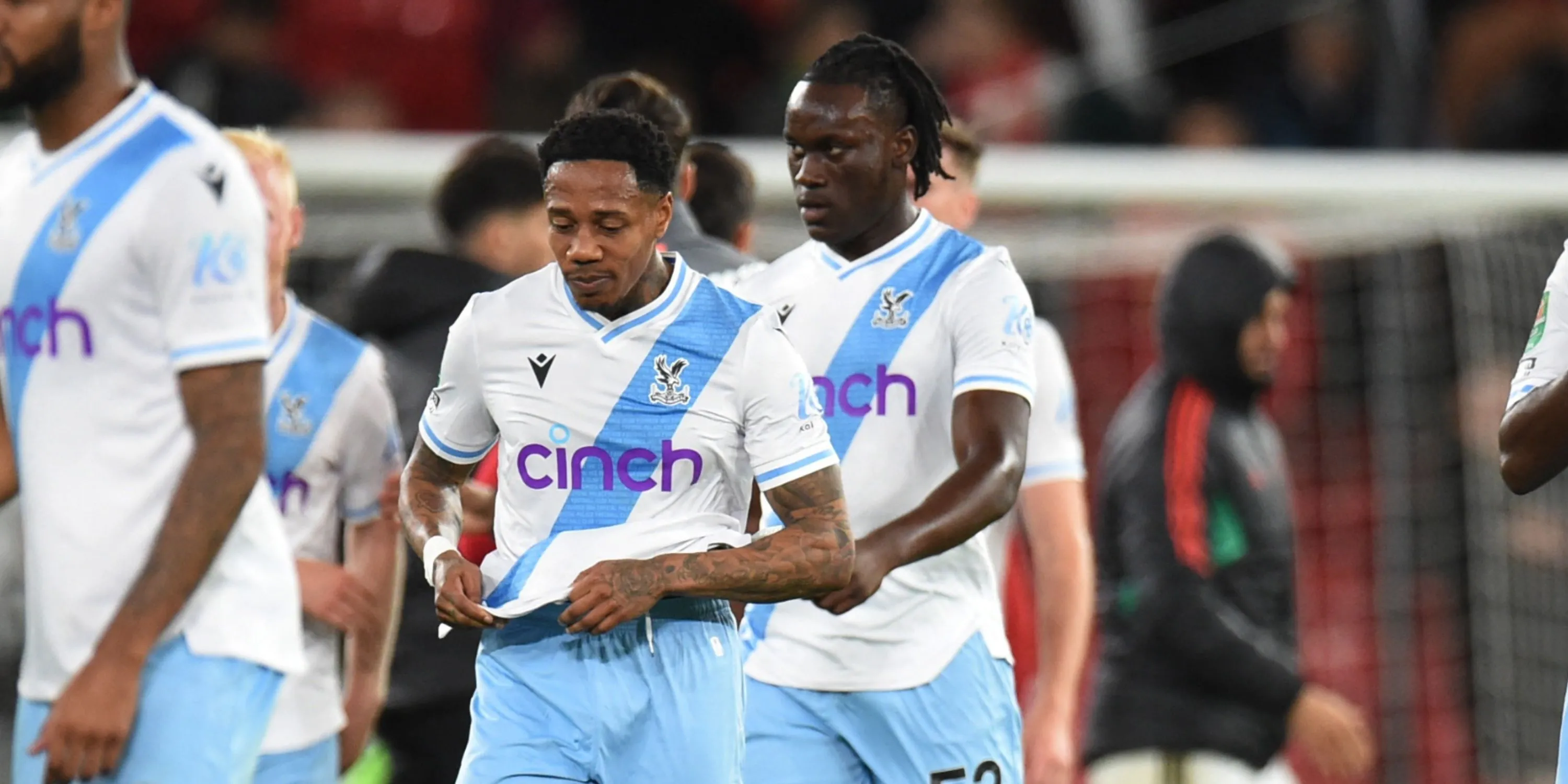 Hình ảnh cầu thủ David Ozoh của Crystal Palace trong trang phục thi đấu