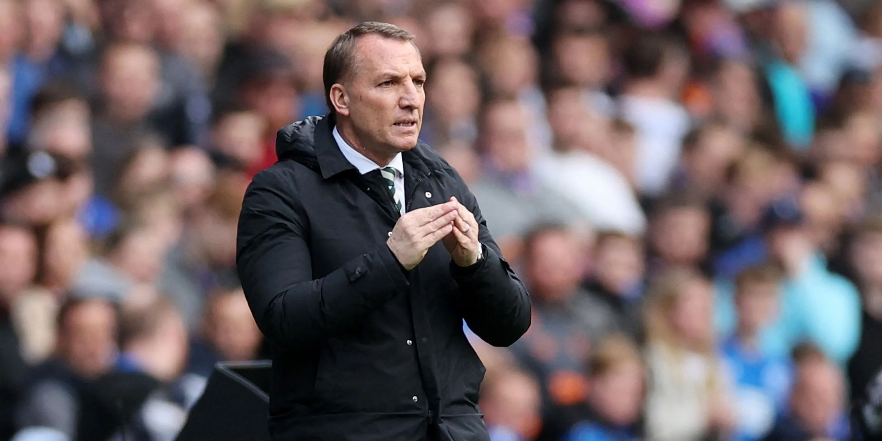 HLV Brendan Rodgers chỉ đạo các cầu thủ Celtic