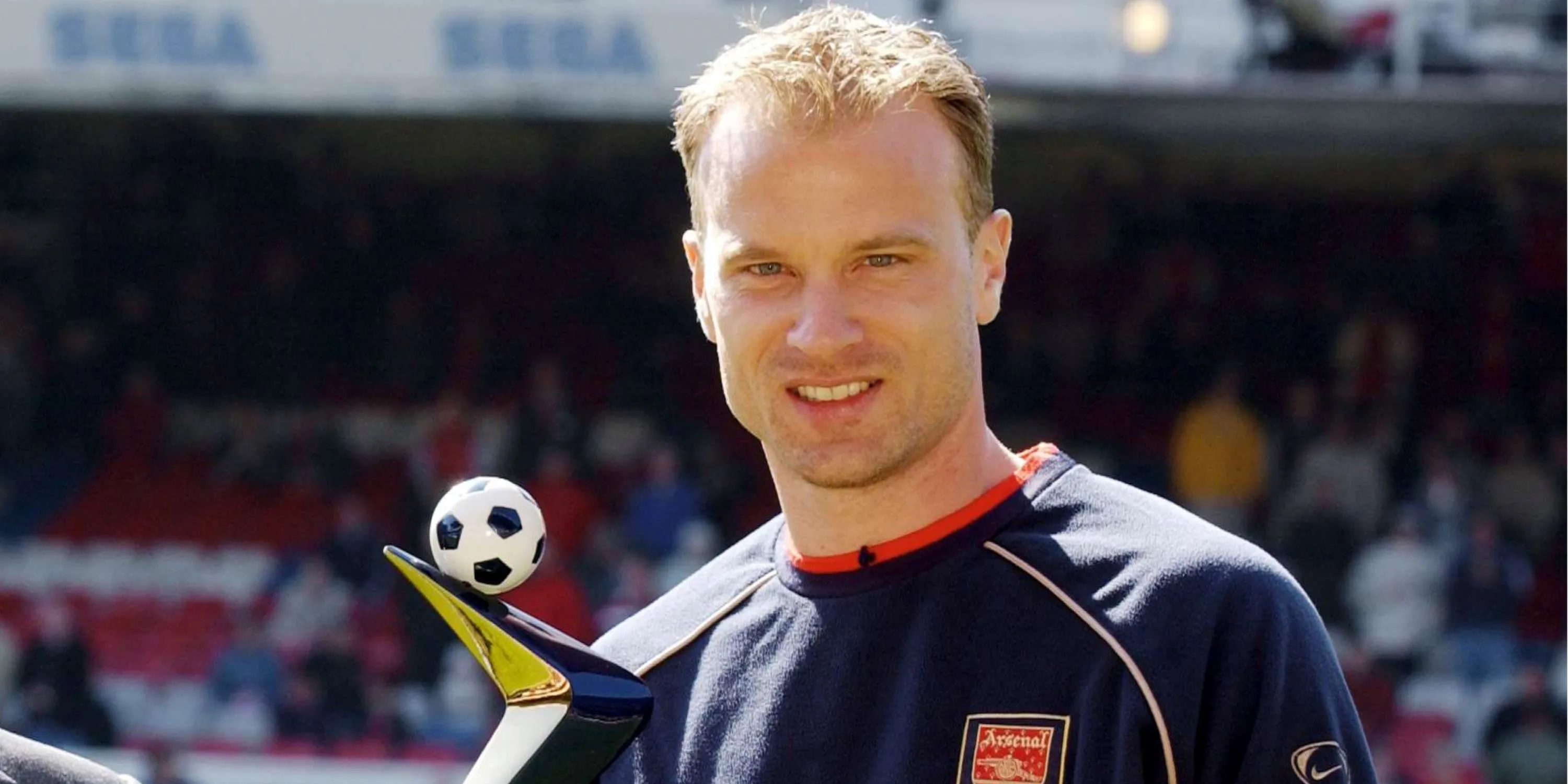 Huyền thoại Dennis Bergkamp của Arsenal với kỹ thuật cá nhân điêu luyện