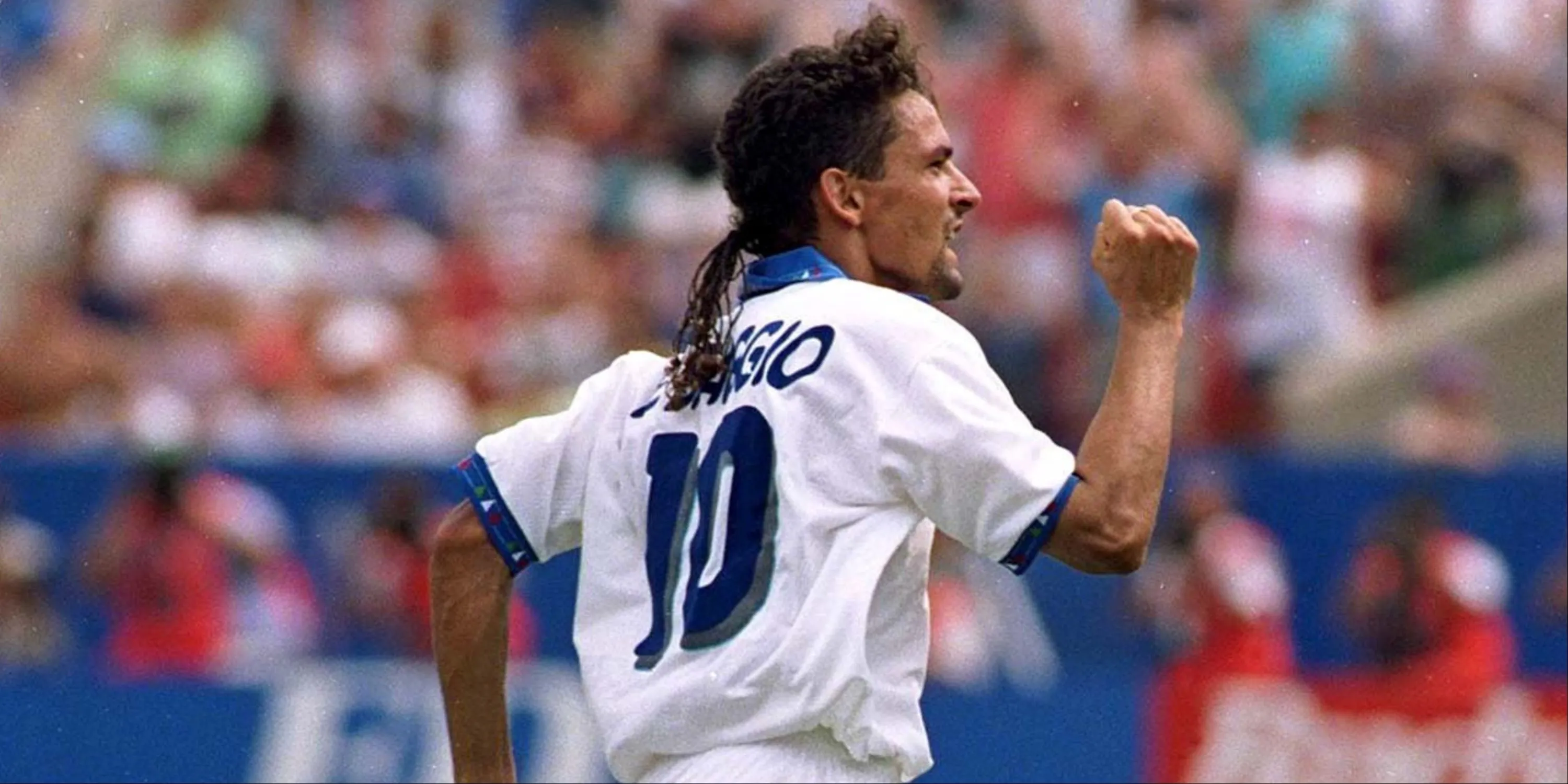 Huyền thoại Roberto Baggio trong màu áo đội tuyển Ý.