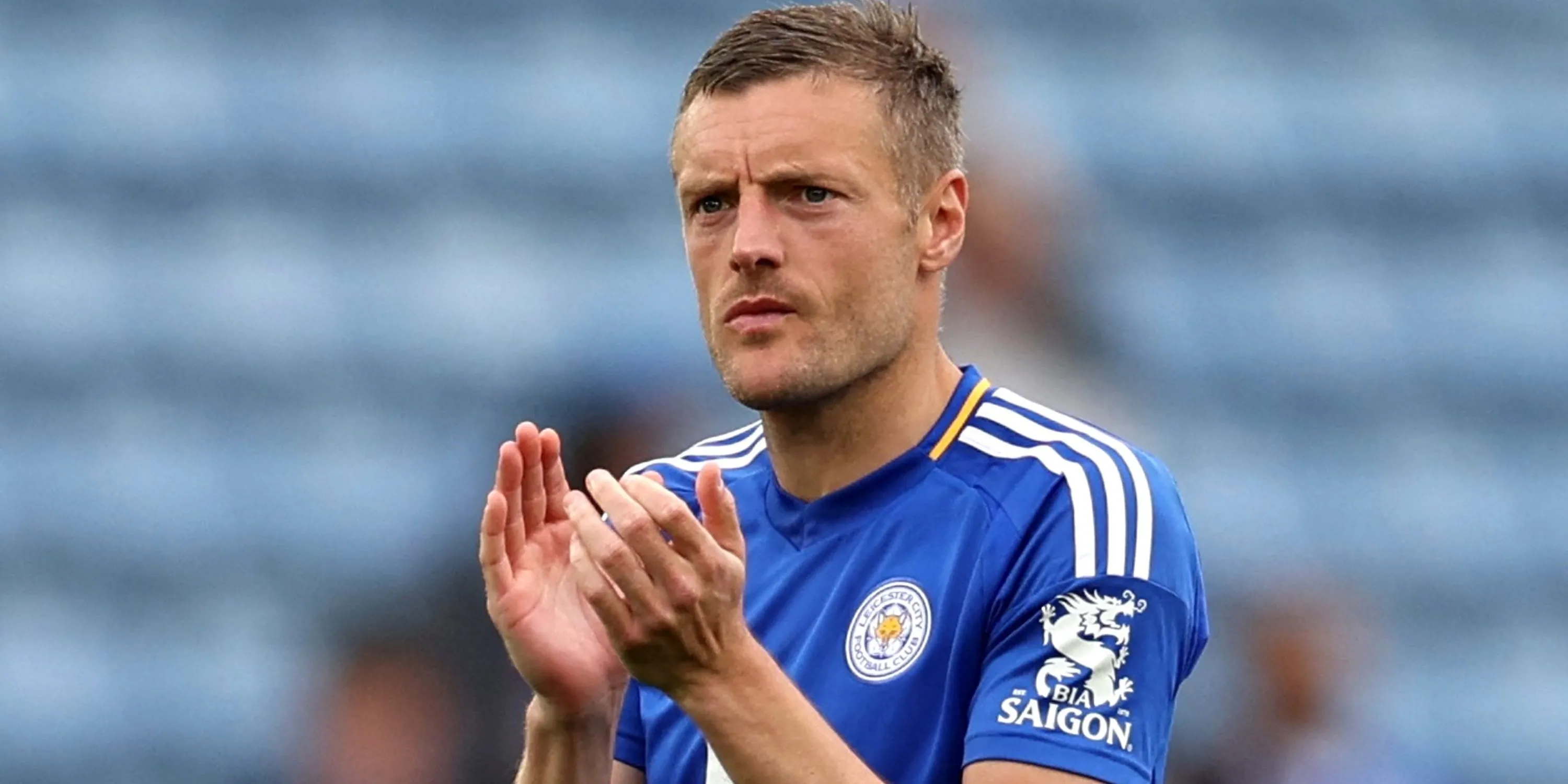Jamie Vardy ăn mừng bàn thắng đầy phấn khích cho Leicester City