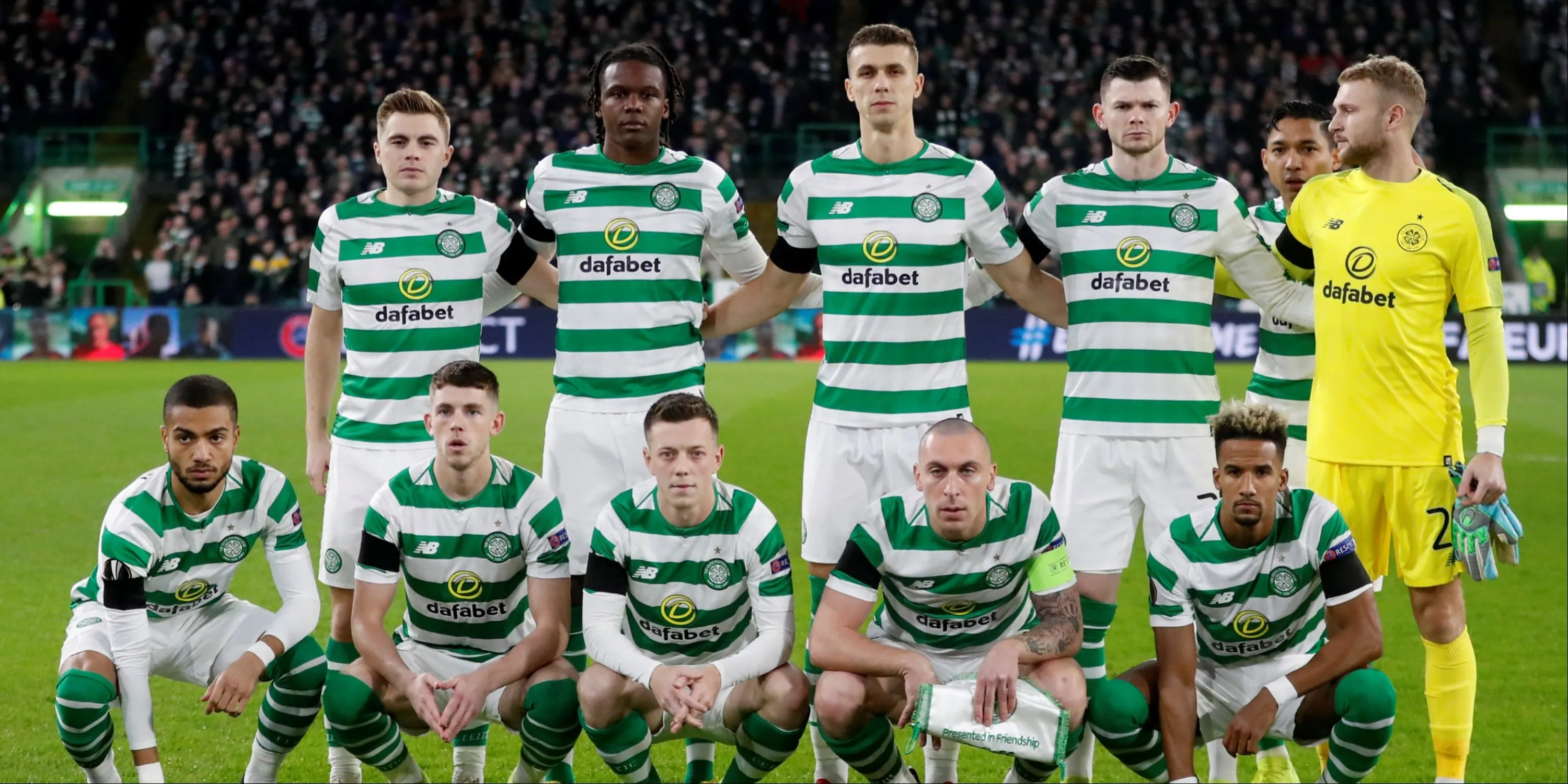Scott Brown ăn mừng cùng đồng đội tại Celtic, thể hiện tầm ảnh hưởng huyền thoại