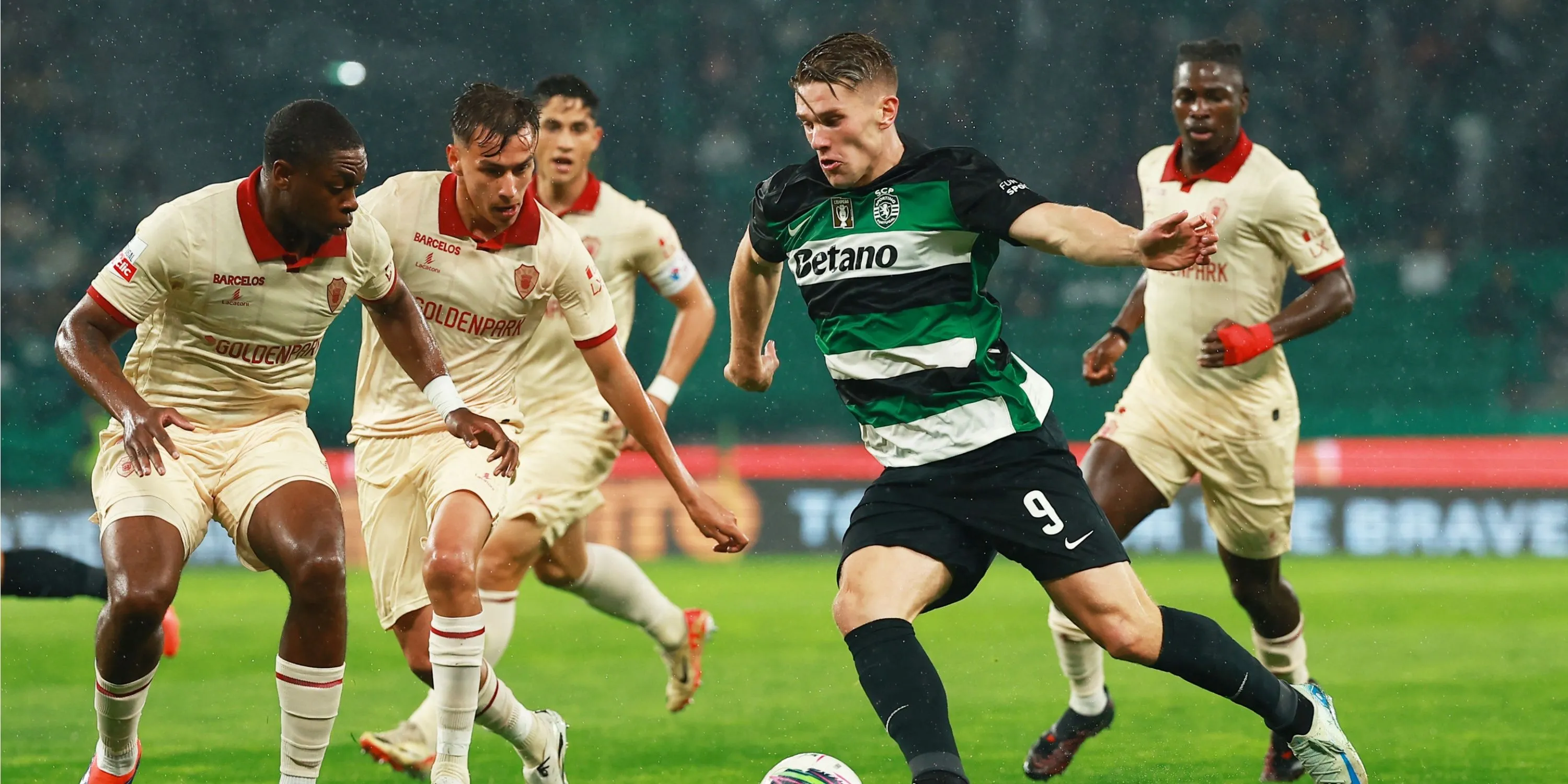 Viktor Gyokeres, tiền đạo chủ lực của Sporting CP, đang được Arsenal theo đuổi ráo riết