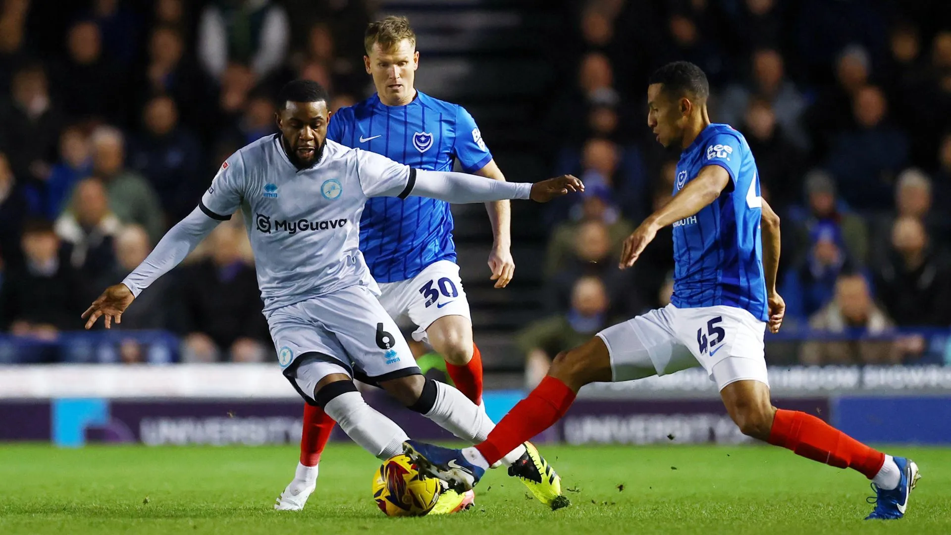 Japhet Tanganga trong màu áo Millwall