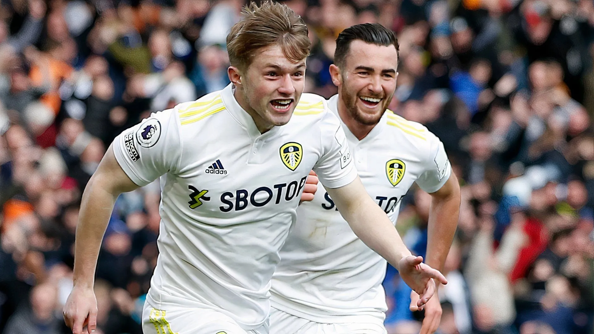 Joe Gelhardt ghi bàn trong trận đấu giữa Leeds United và Norwich City, thể hiện khả năng săn bàn của tiền đạo này.