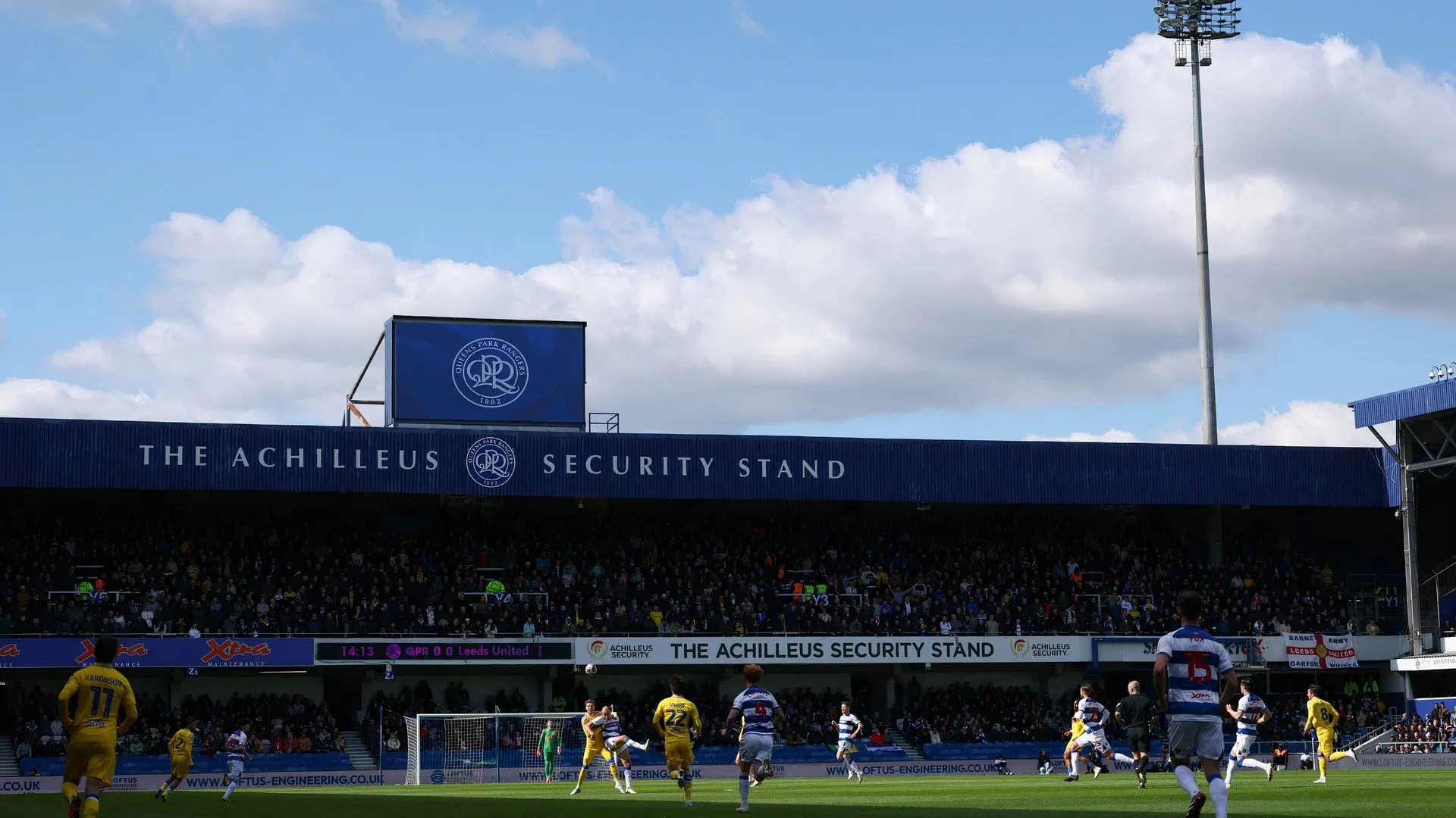 Sân vận động Loftus Road của QPR, nơi Patrick Roberts có thể tìm lại suất đá chính.