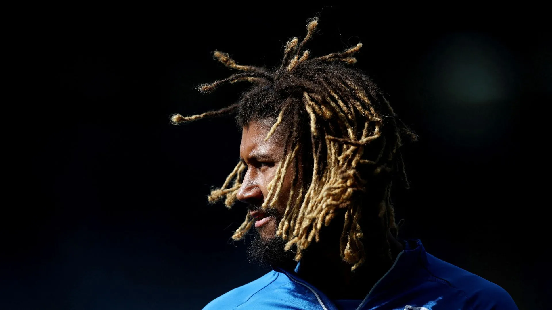 Dion Sanderson tái xuất mạnh mẽ trên sân cỏ Anh