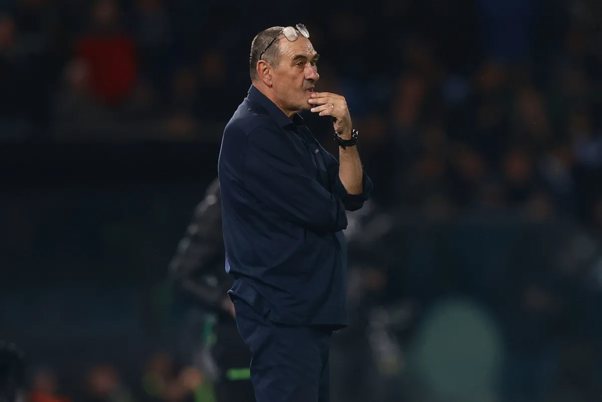 HLV Maurizio Sarri theo dõi trận đấu giữa Pisa và Lazio tại Arena Garibaldi ngày 30 tháng 10 năm 2025
