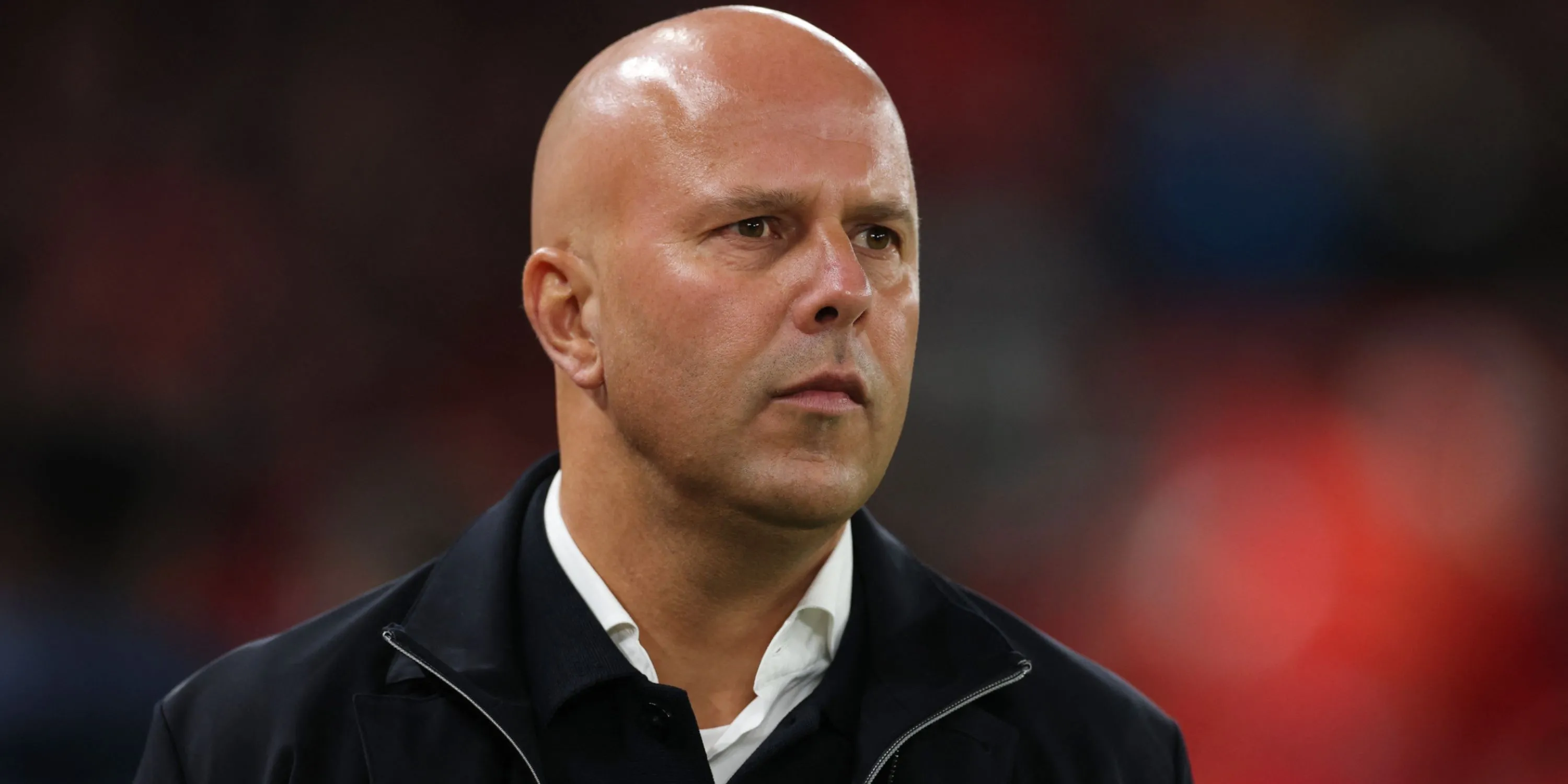 Huấn luyện viên Arne Slot chia sẻ thông tin trong buổi họp báo trước trận đấu