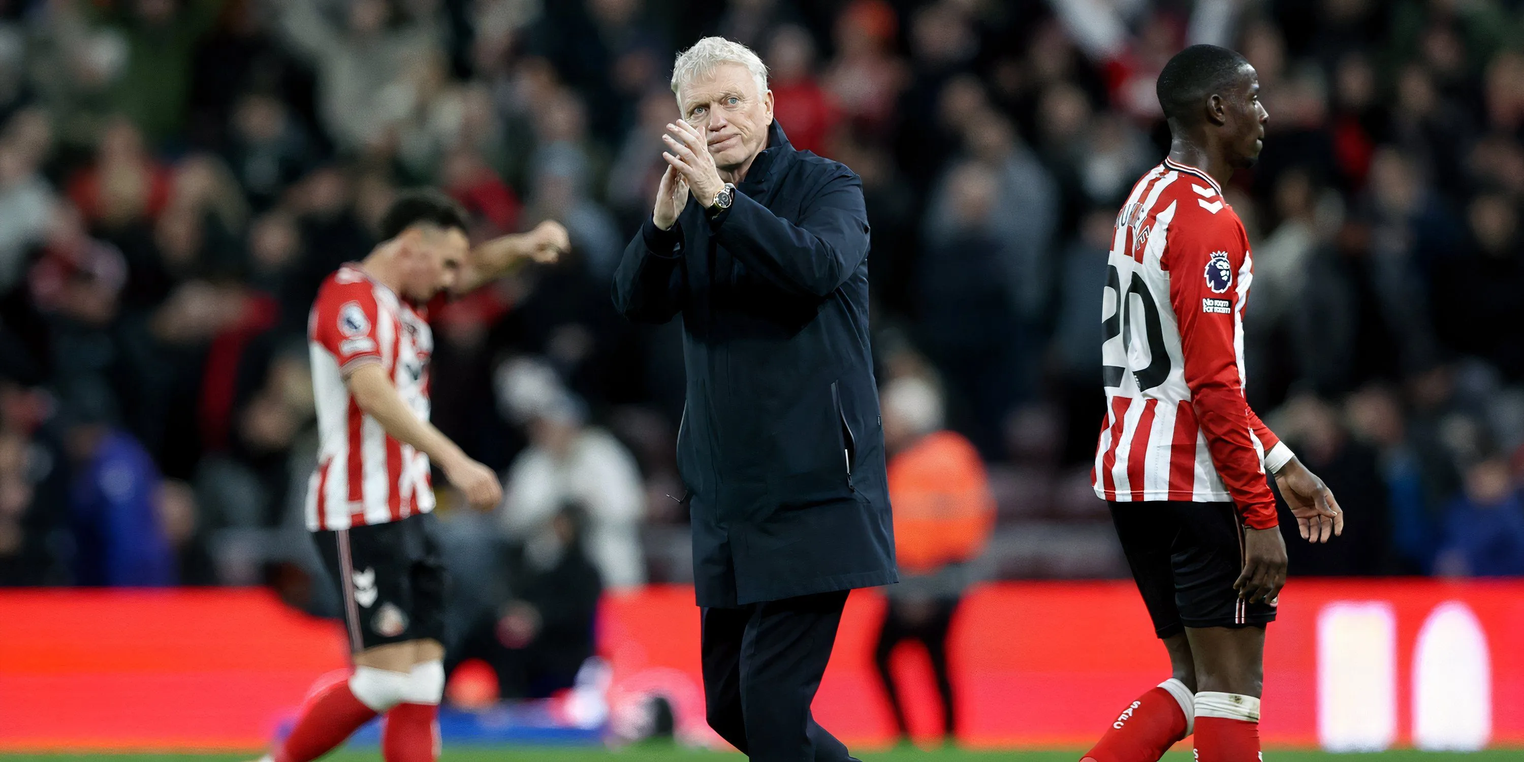 Huấn luyện viên Everton David Moyes chỉ đạo trận đấu tại Sunderland