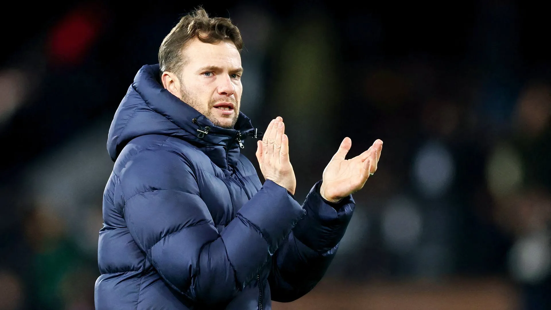 Tom Cleverley đang phải đối mặt với áp lực ngày càng gia tăng từ cộng đồng fan